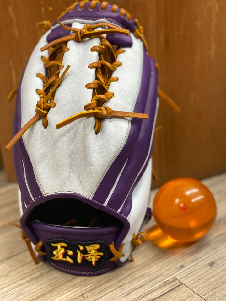 玉澤のオーダー!?両投げ用グラブを型付けしてみた | やばいグローブ屋さん