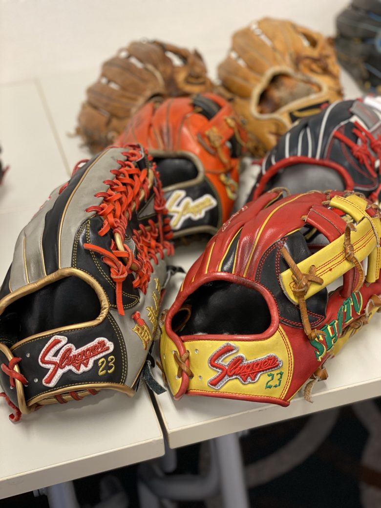 周東佑京選手と久保田スラッガー】プロ実使用グラブをチェックすれば