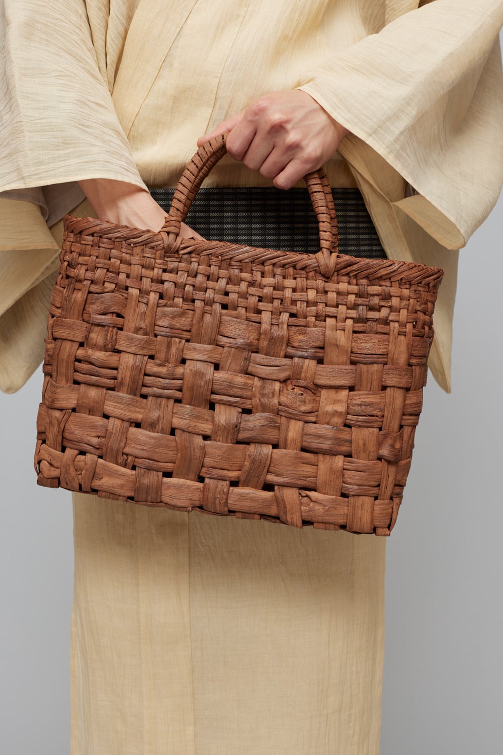 国産山葡萄 アンティークかごバッグ 手作り巾着付き セン