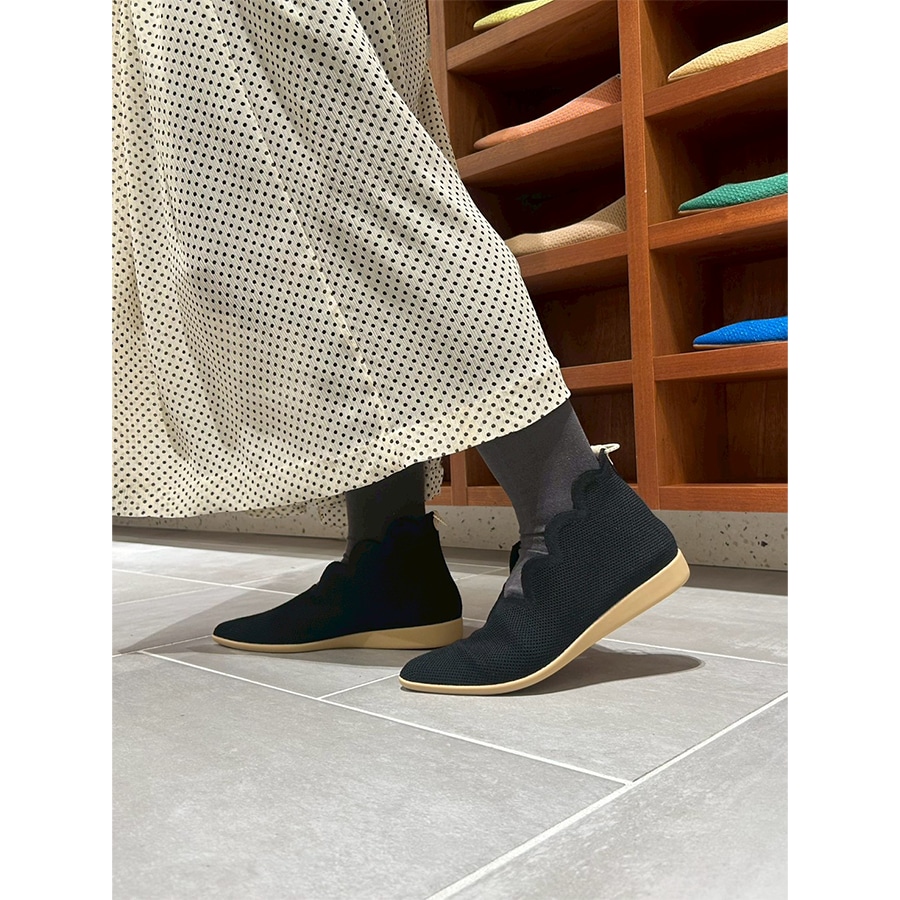 pointedboots-SCALLOP / BLACK | Offen