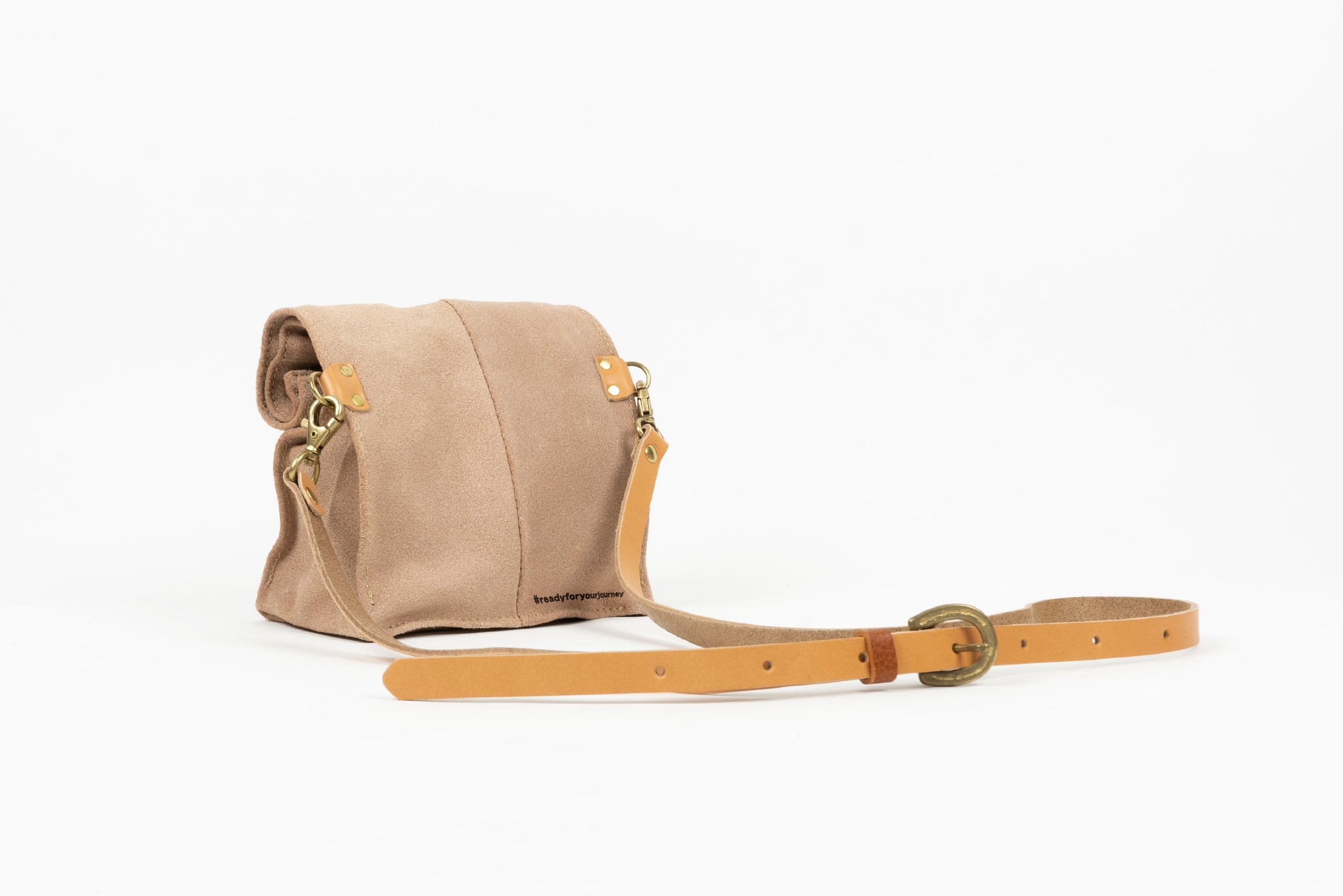 あなたの旅の相棒に。 レザーブランド＜LALUCE＞と、当企画限定の