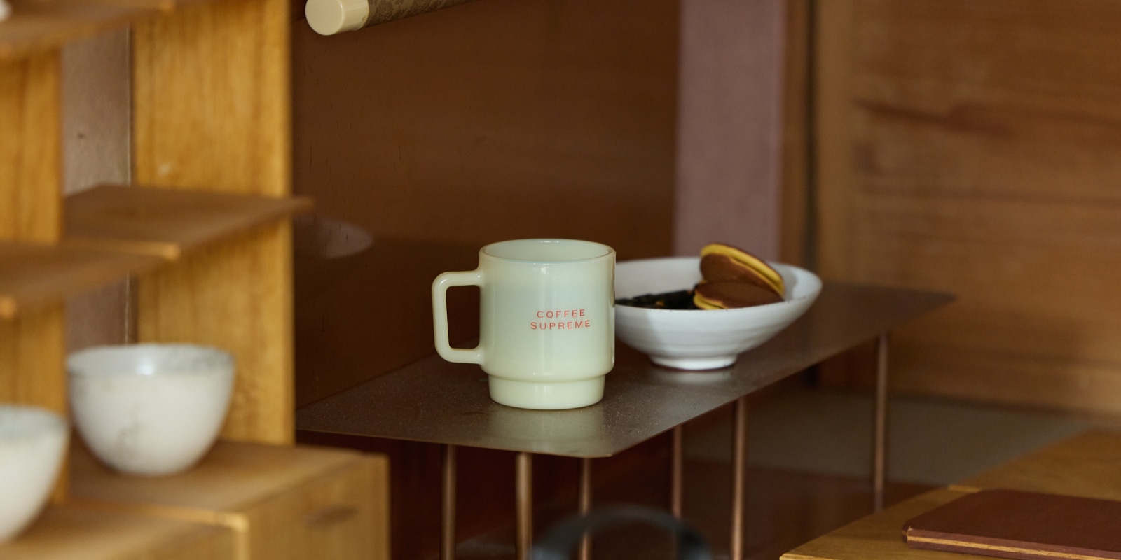 TSUNAGU craft社のオールドミルクガラス | Coffee Supreme Japan