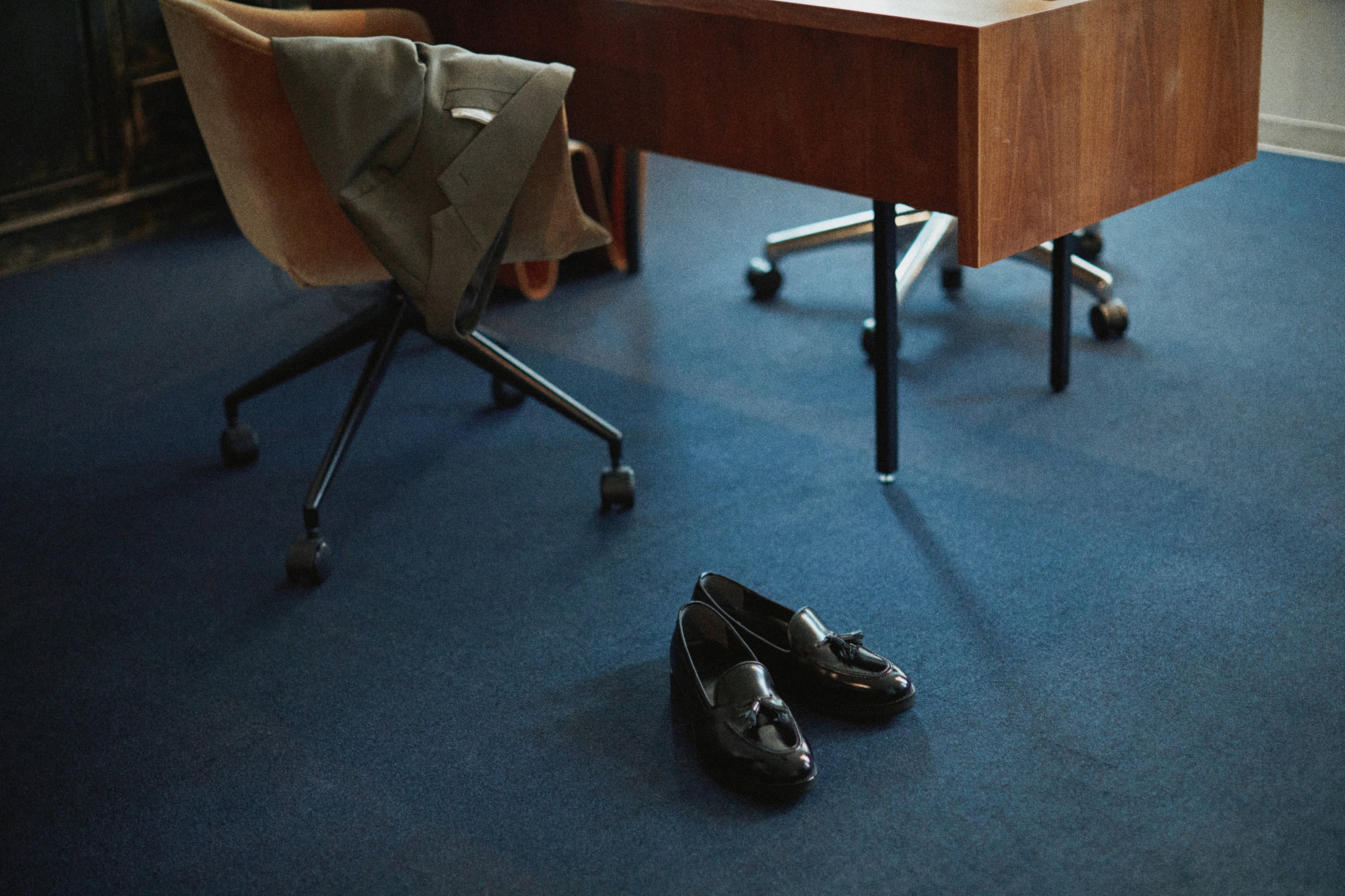 あなたの足元に抜け感を。アデロのタッセルローファー | 6cmアップの