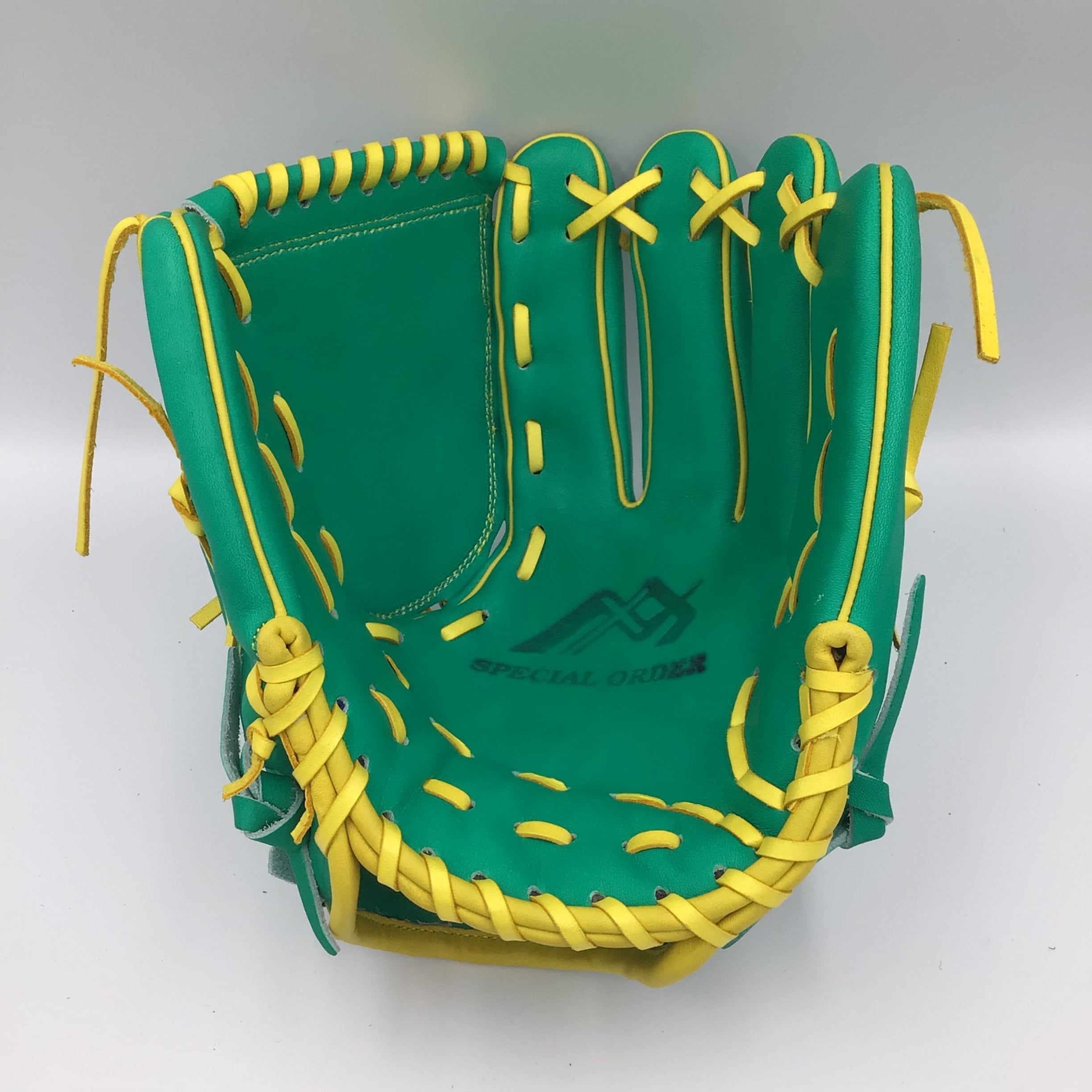 軟式ライナーバック投手用 縦型 | maxglove