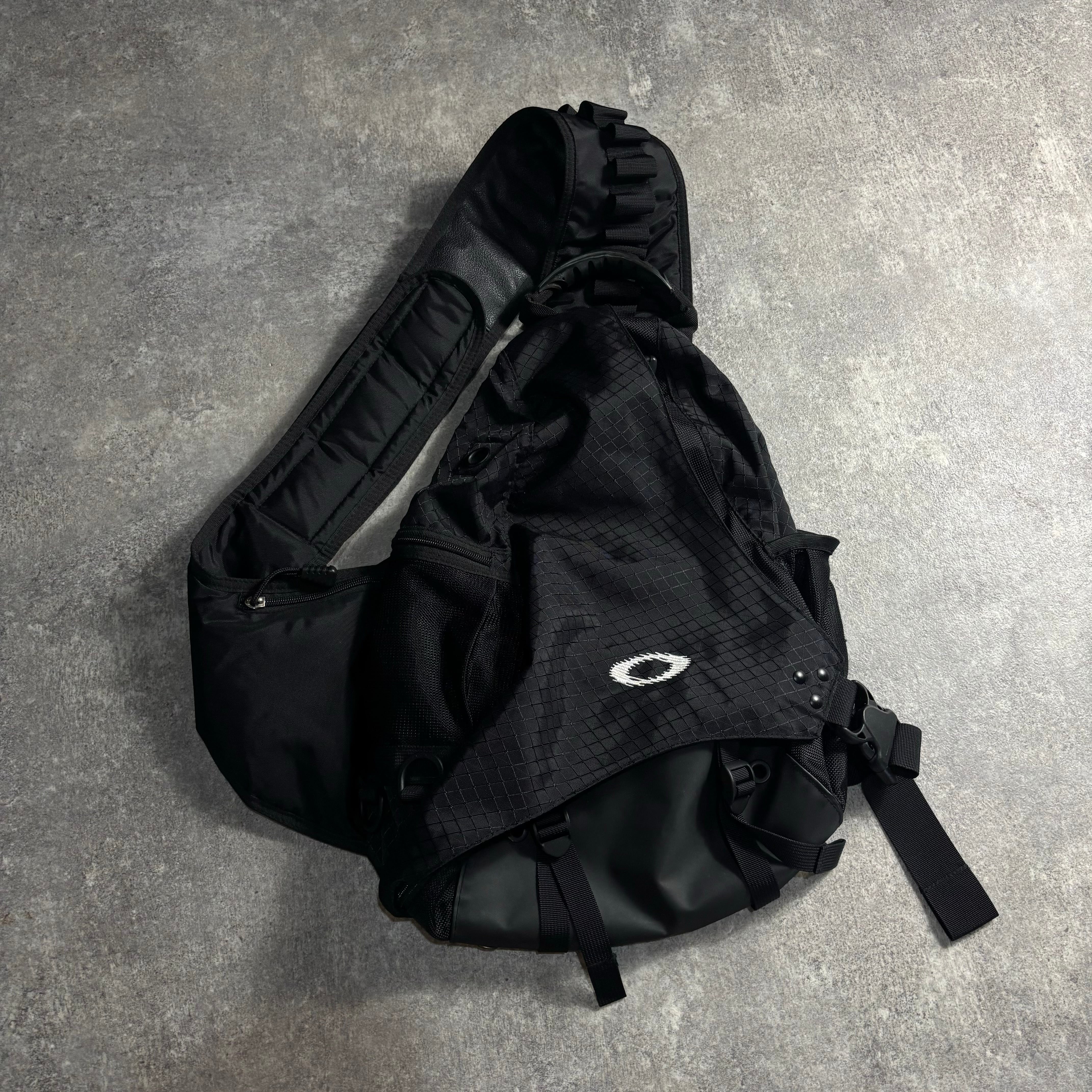 00s OAKLEY オークリー Y2K ワンショルダーバッグ スリング 正規品 | LOST