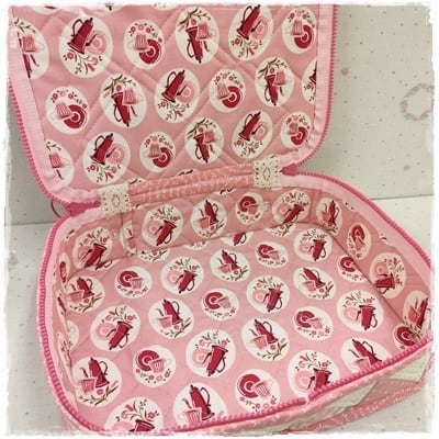 パッチワークキット）マーガレット＆ソフィのお道具箱バニティ（ピンク