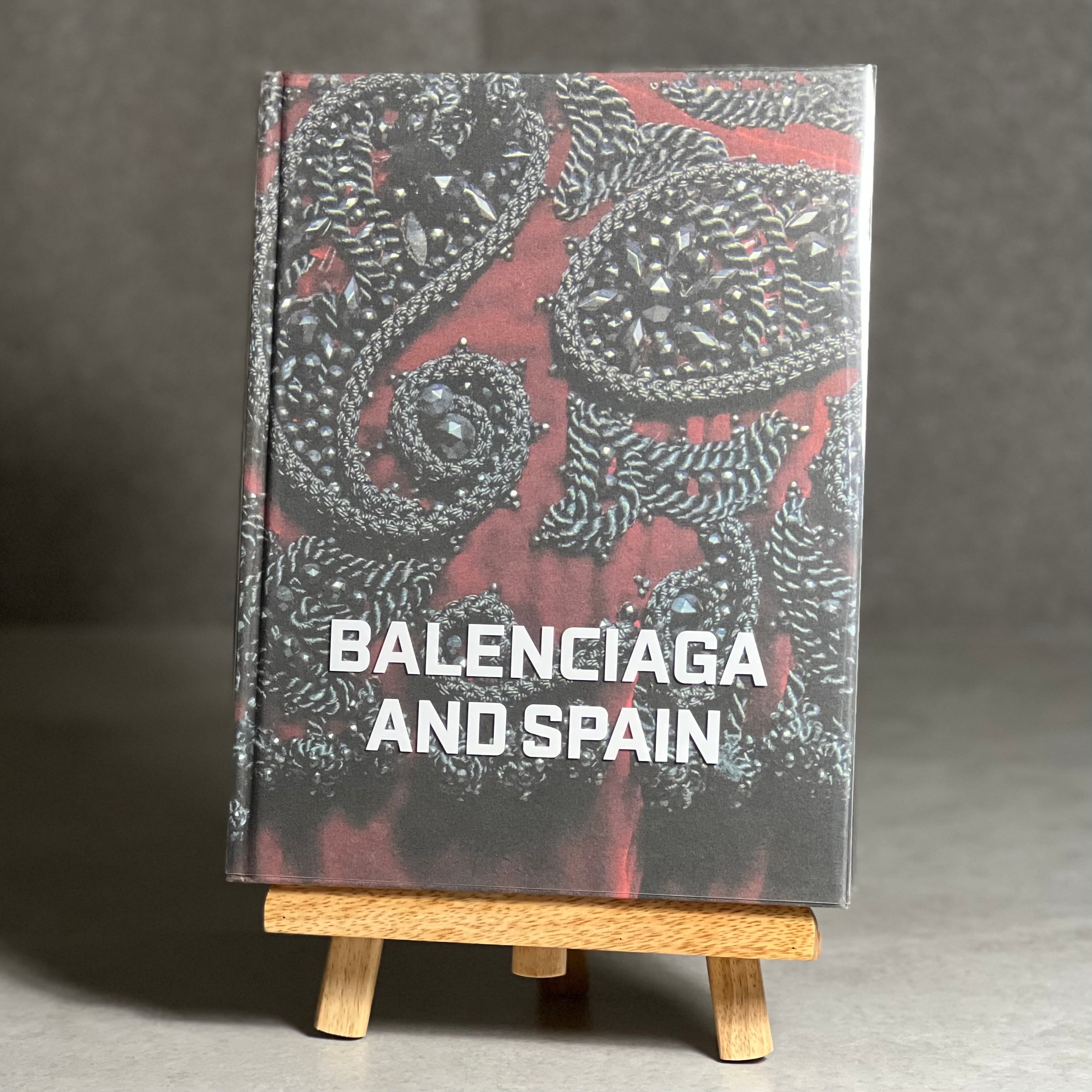 BALENCIAGA AND SPAIN】〜ファッションと芸術を融合させたバレンシアガ