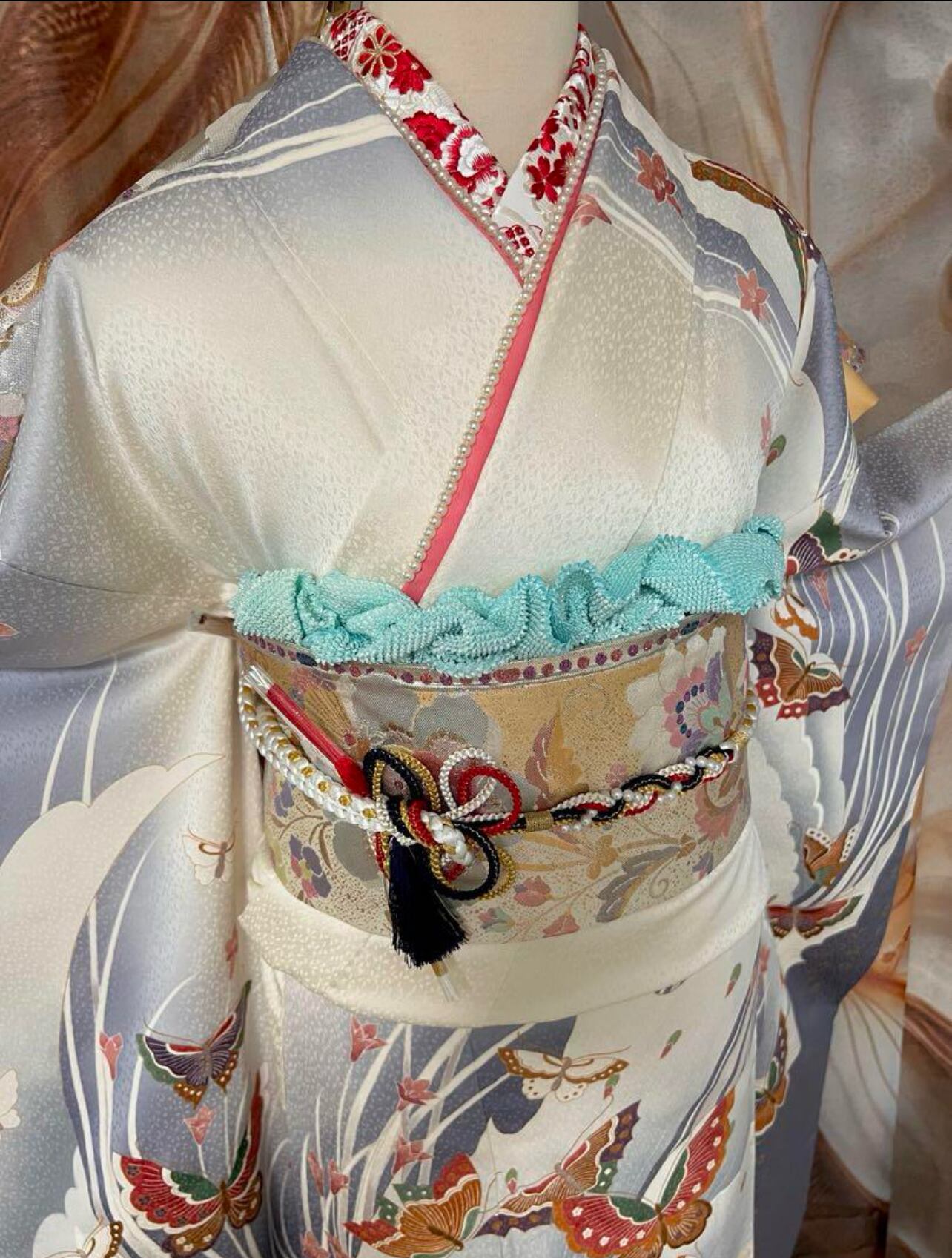 落款入り 作家もの 高級 正絹 振袖 蝶 蝶模様 成人式 振袖 白 訳あり