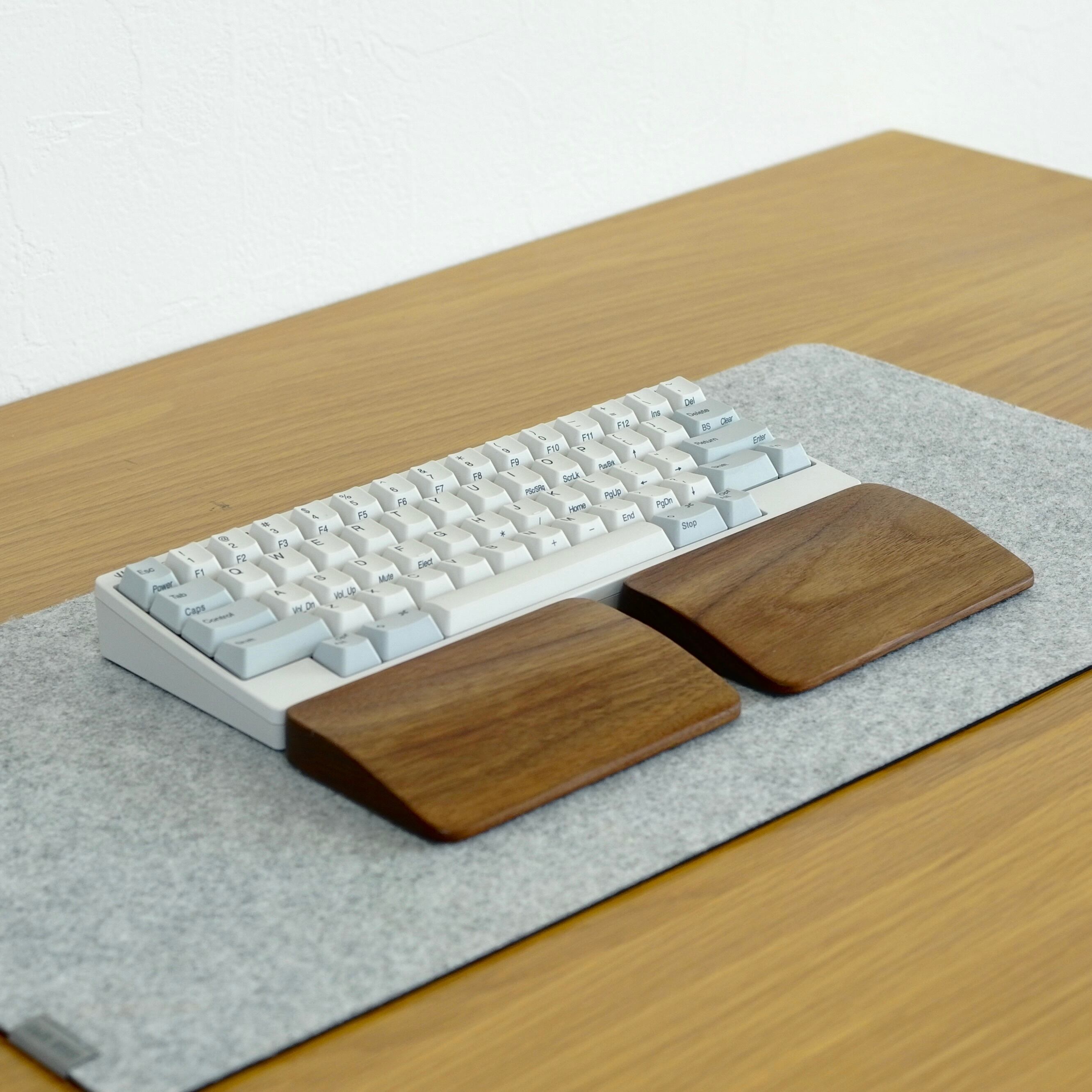 ｳｫﾙﾅｯﾄ無垢材】分割タイプリストレスト オスモオイル仕上げ | BE CRAFT