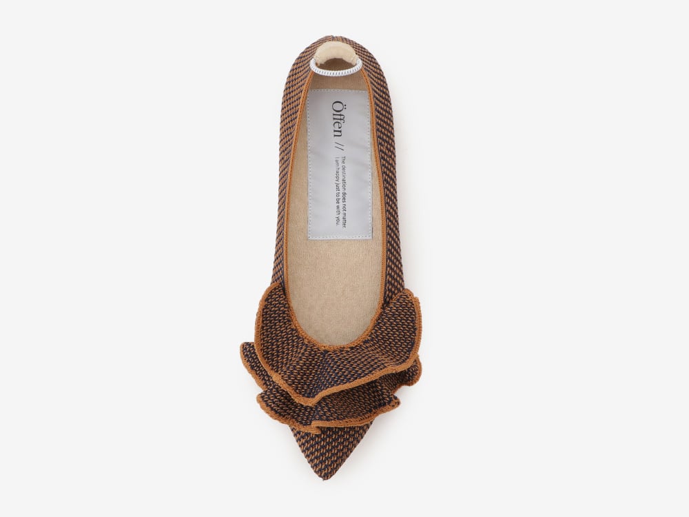 pointed-FRIN / NAVY & CAMEL | Offen