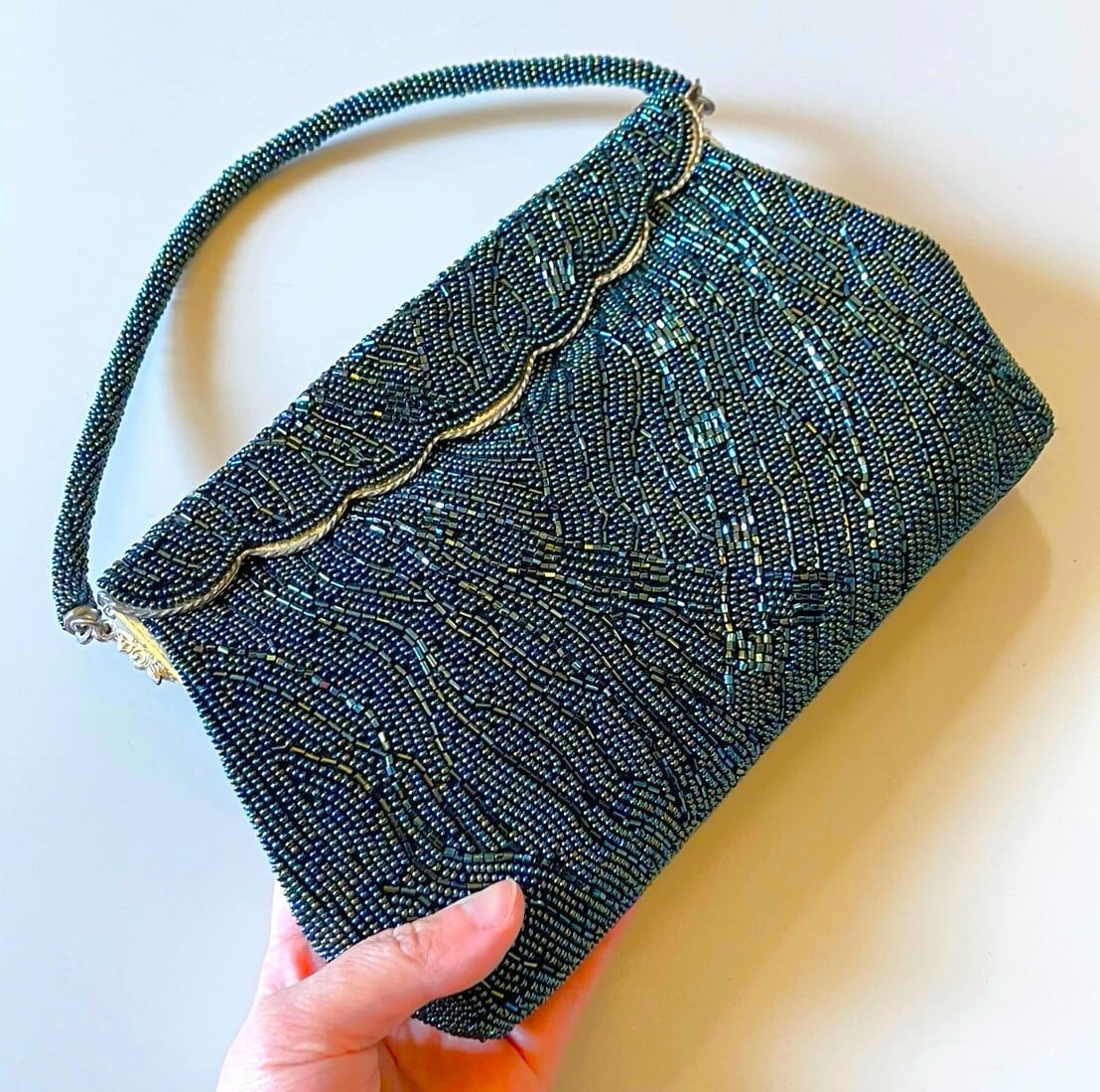 ビーズバッグ｜緑×金がレトロかわいい！総ビーズのきらめき！和装にも