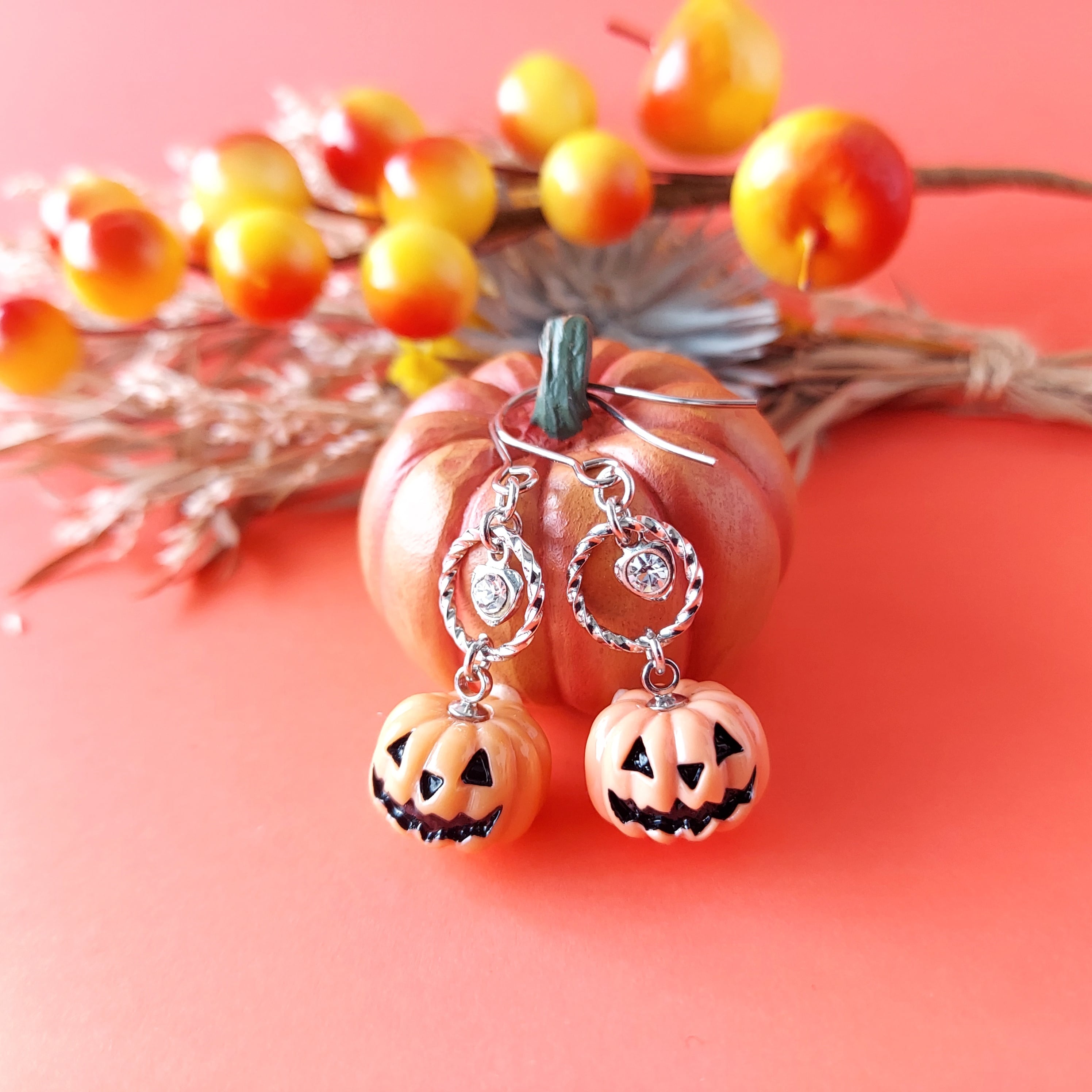 ピアス or イヤリング 変更可】【マットオレンジカボチャ ピアス