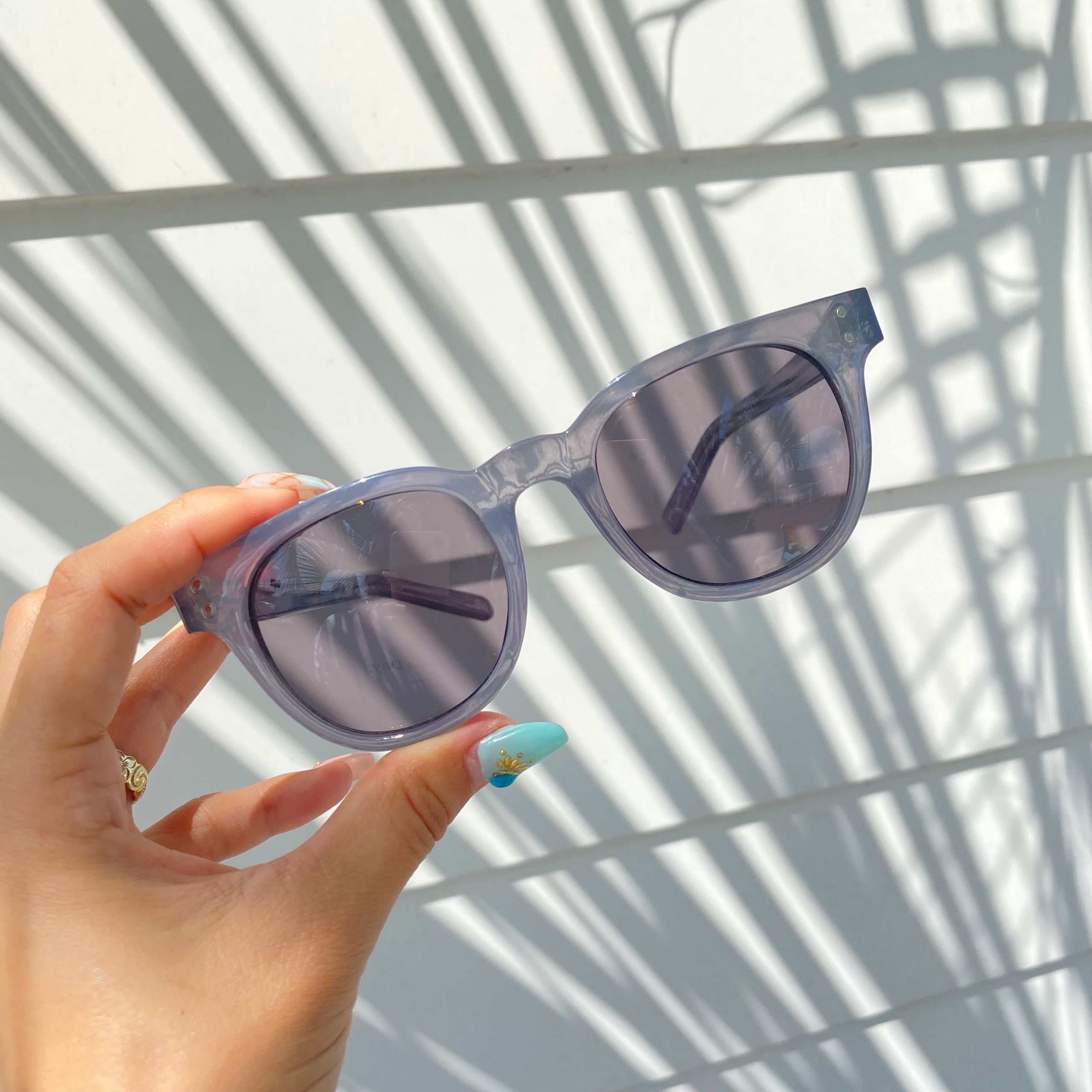 UV99％CUT☆LIFE is ブルーグレーサングラス ケース付¥4990(￥5489