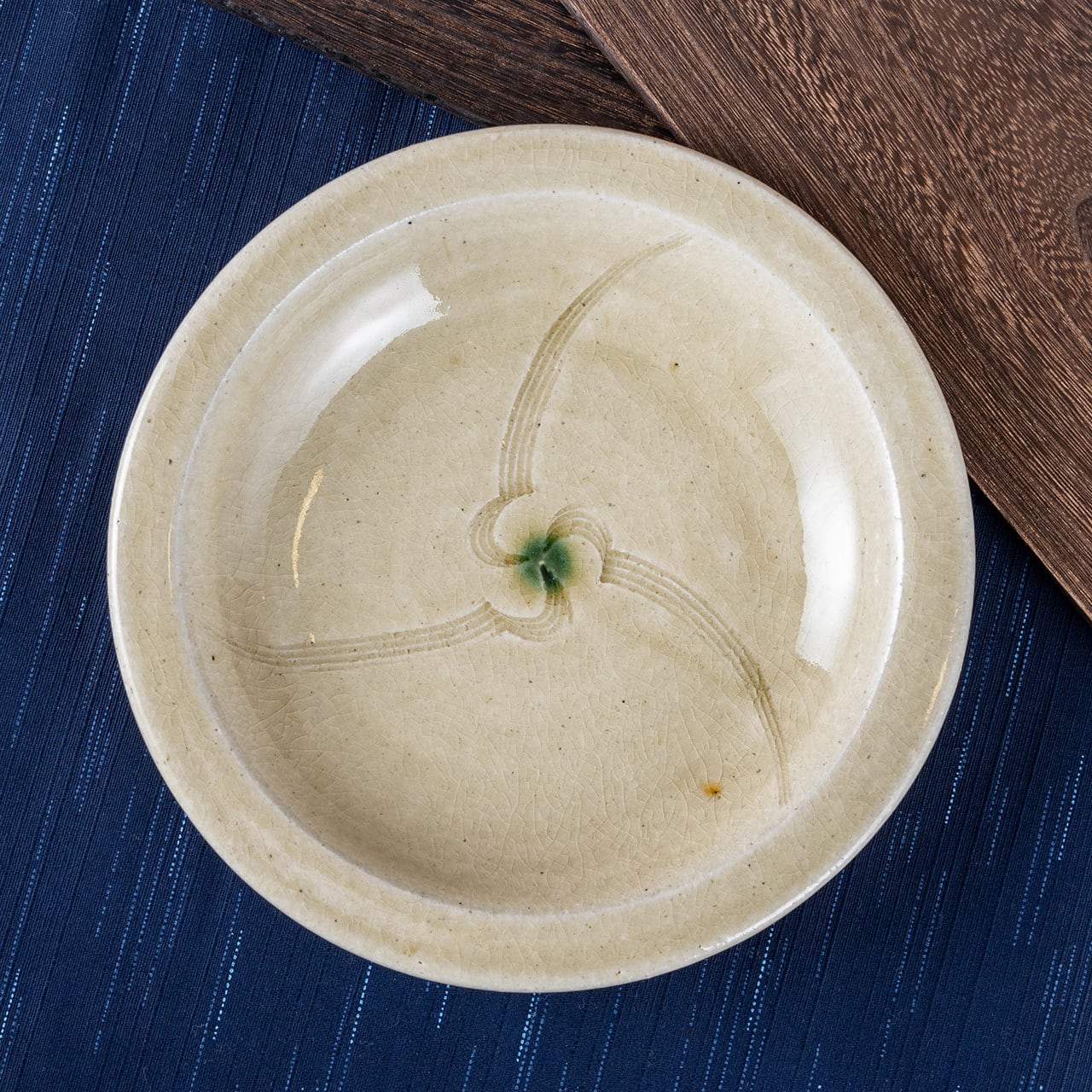 瀬戸本業窯 石皿7寸（矢車） 【商品番号：047】 | 瀬戸蔵セラミックプラザ