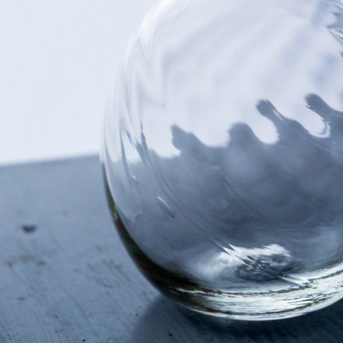 倉敷ガラス 酒瓶 口巻 赤 | くらしのギャラリー杜の街グレース店