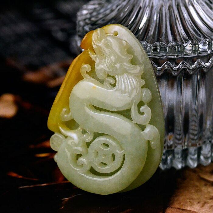 翡翠 龍 ペンダントトップ 根付 鑑定書付 a16092207894 | 天然石の卸屋
