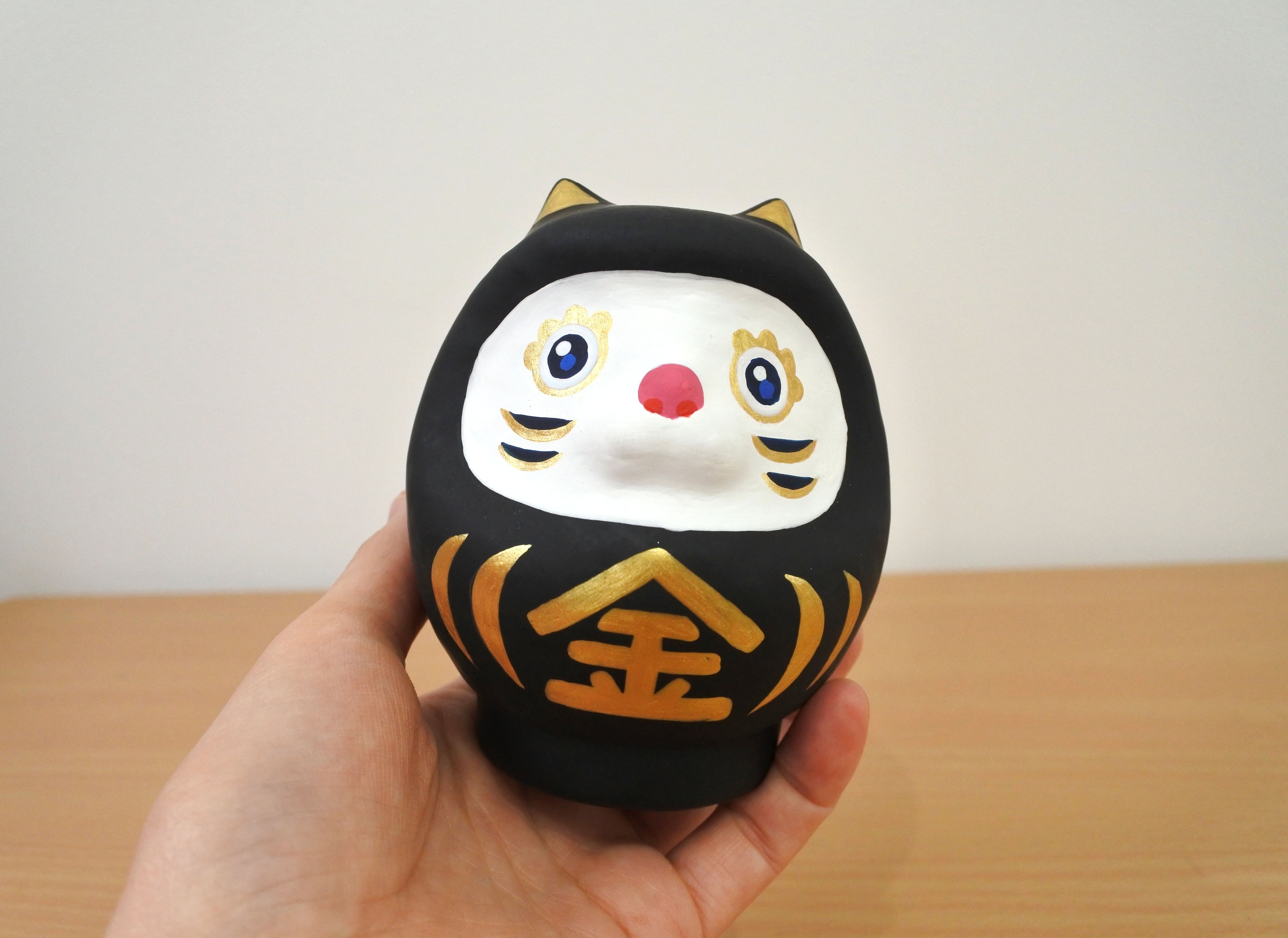 開運ねこだるま 黒金 | ai sayama