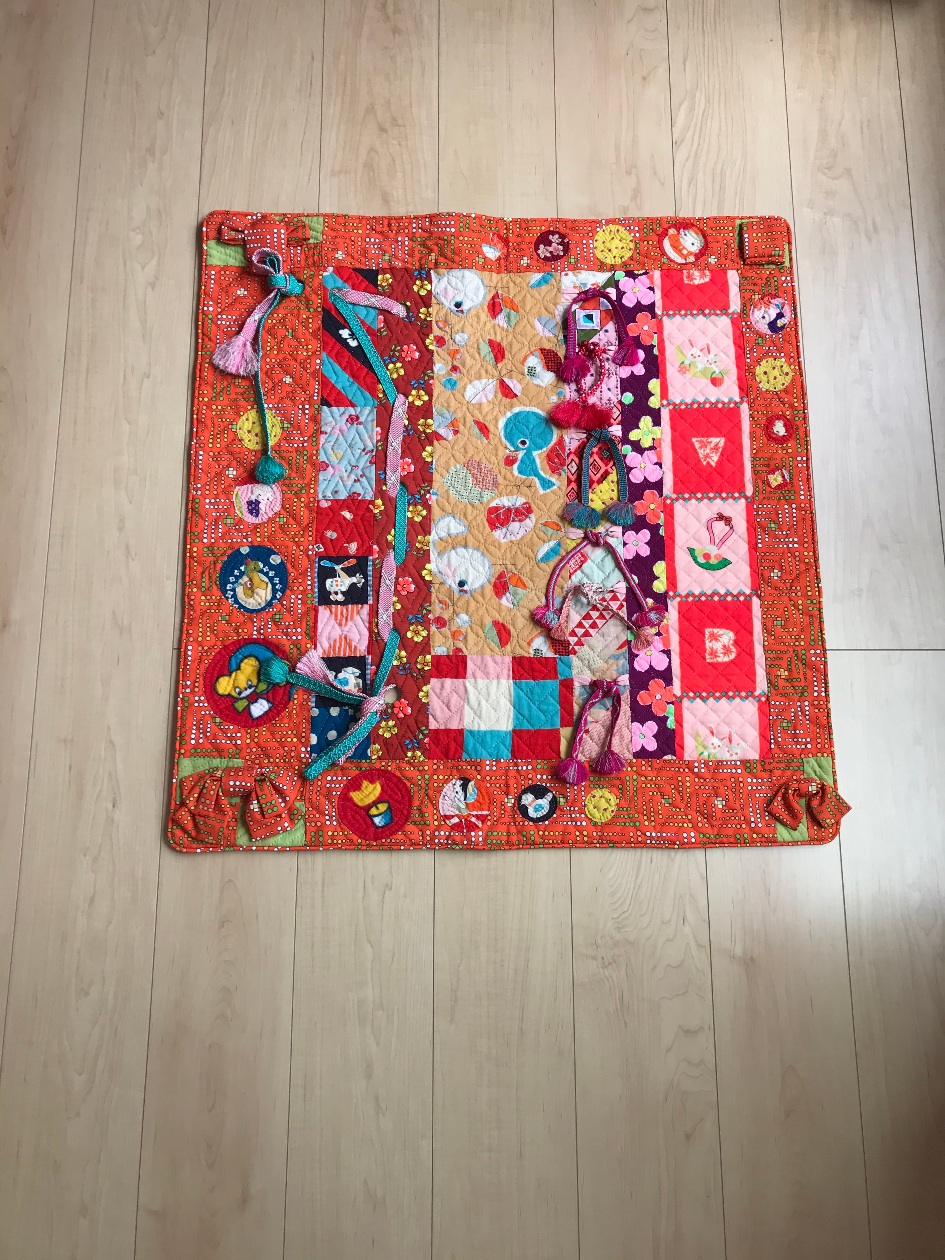 パッチワークタペストリー「春の予感」縦 166cm 横147cm の大作 パッチ