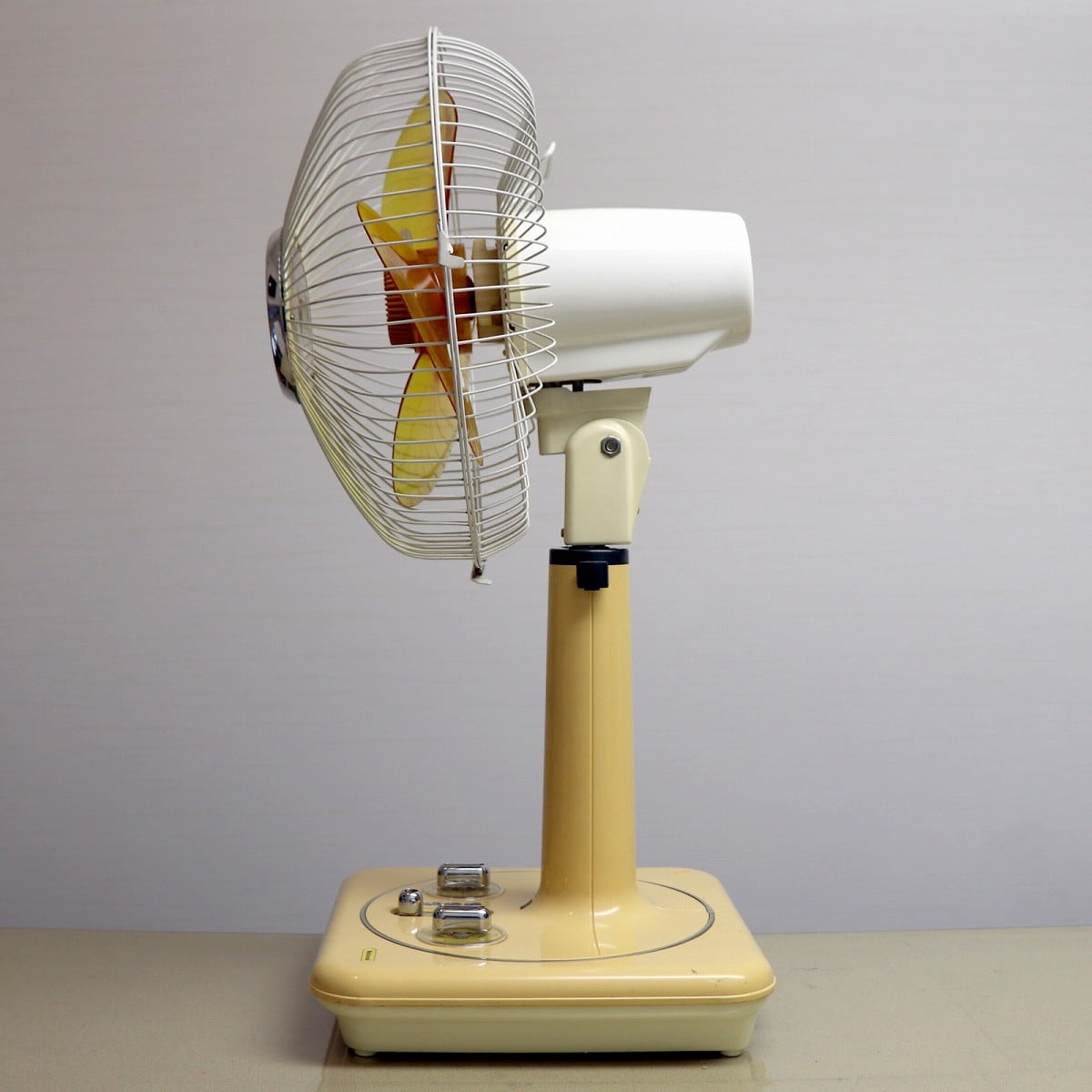 昭和レトロ・ナショナル・扇風機・30センチ座敷扇・F-30Q1G・黄色