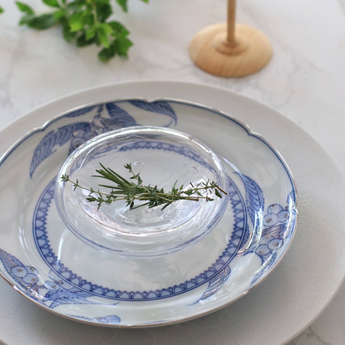 平戸松山窯 プラチナ付六彩花23プレート皿 | 芦屋貴兆陶家 online shop