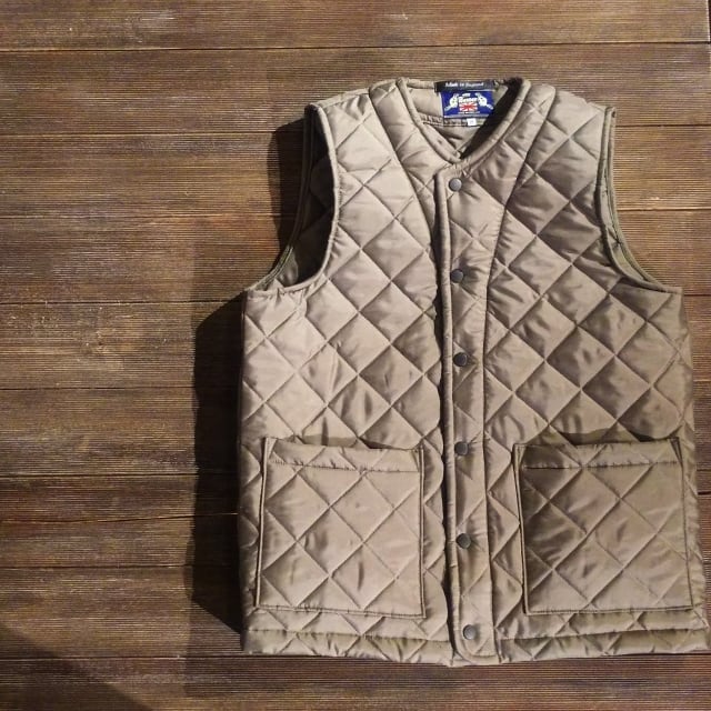 BEAVER of BOLTON キルティングベスト （OLIVE） | C.COUNTLY ONLINE