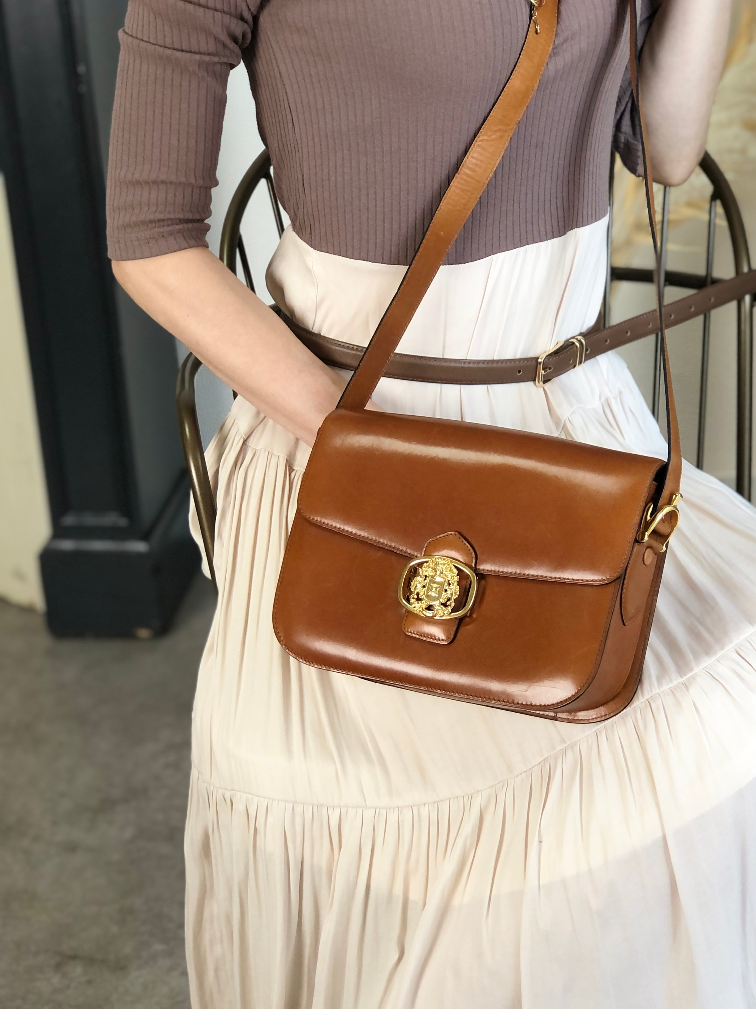 CELINE セリーヌ ショルダーバッグ キャメル エンブレム レザー