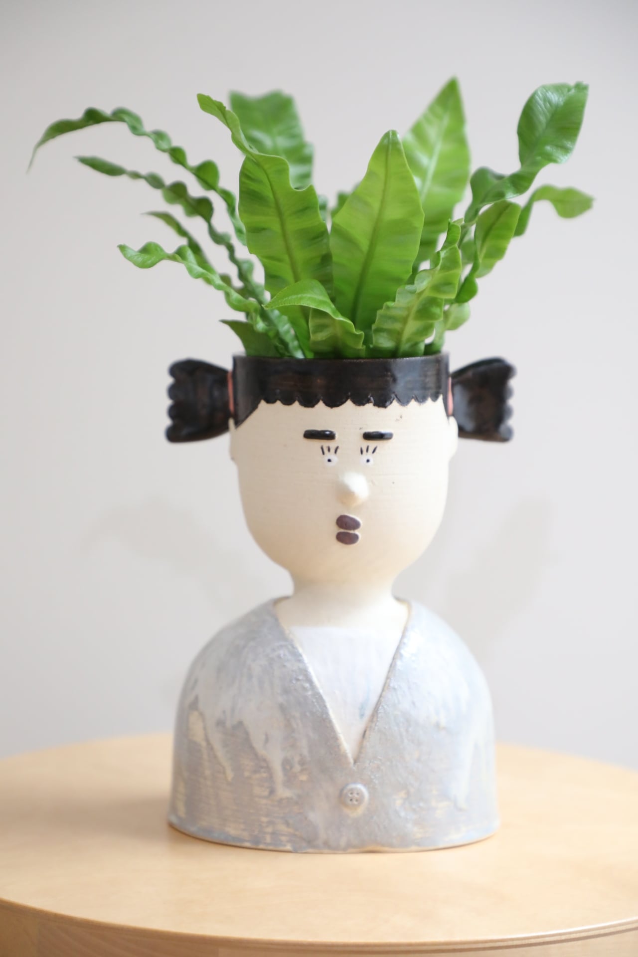 人シリーズ/アケミ】陶芸作家 山中 正大×翠堂明 コラボ植木鉢 | 【厳選