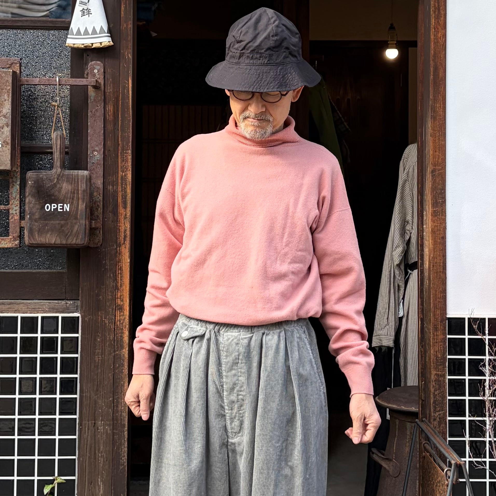 MITTAN KN-21 ウールタートルセーター 薄紅 | Routes*Roots