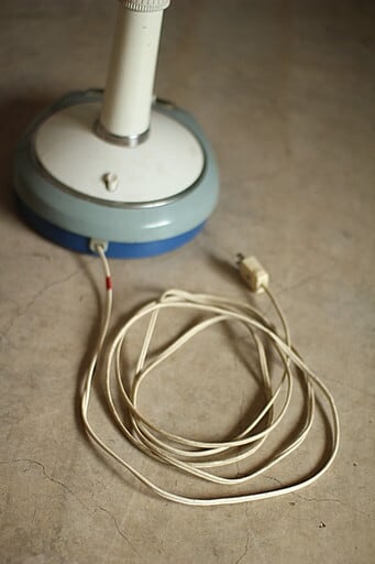 昭和レトロ 東芝 扇風機 ロータリーベース HS型 30㎝ | denbee 古道具