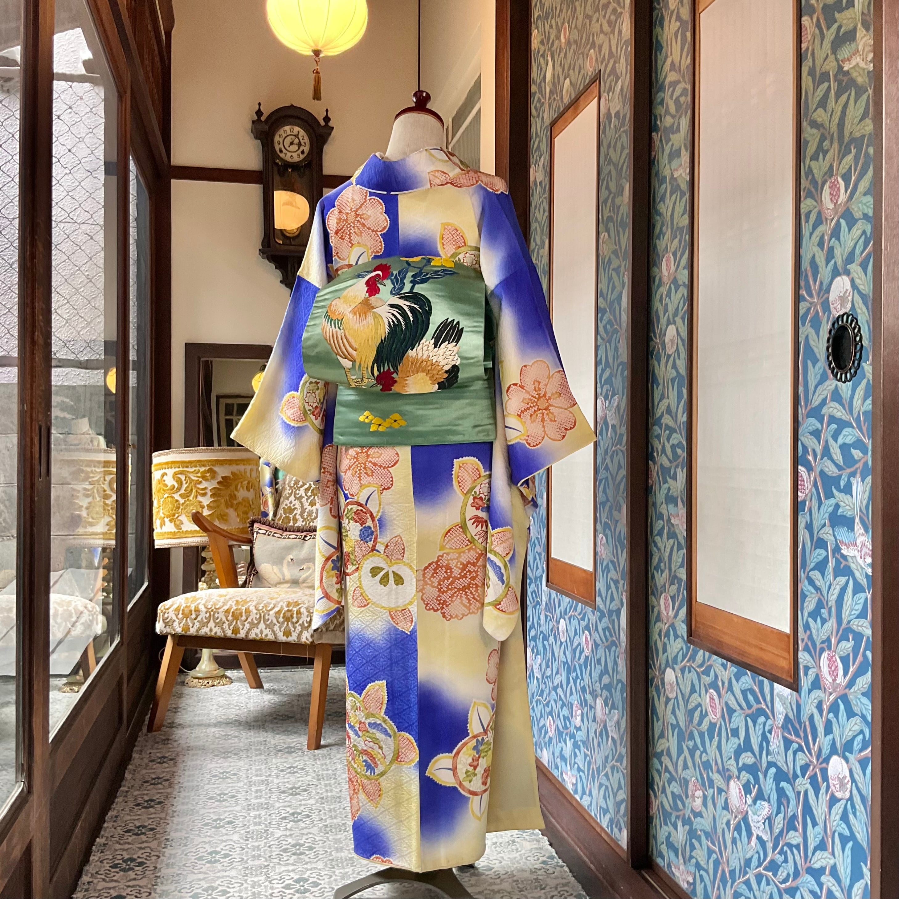 鶏と菜花＊にわとり 刺繍 鳥 花 繻子 グリーン 緑 アンティーク名古屋