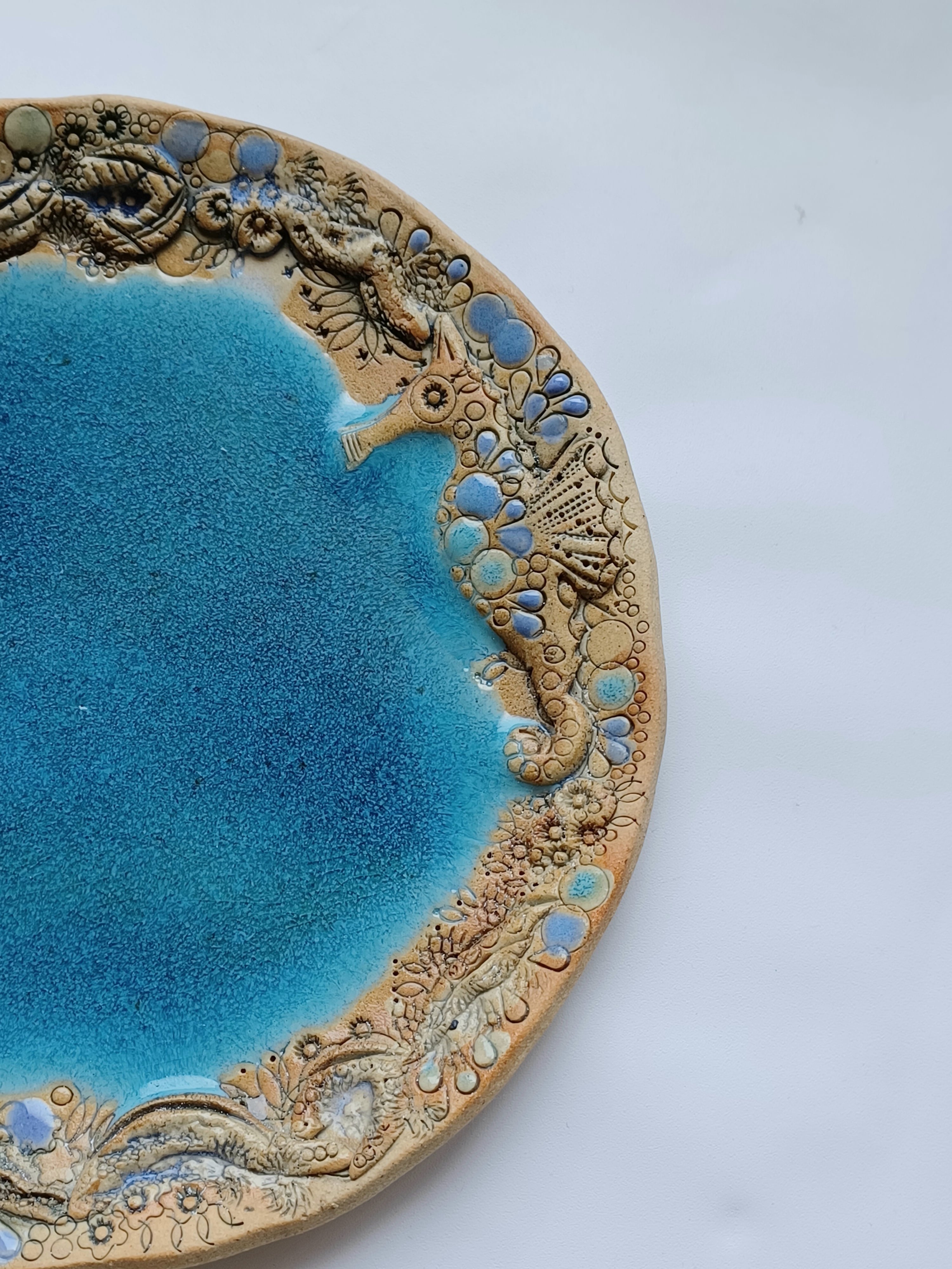 タツノオトシゴの海皿②」 スペイン陶芸家 船戸あやこ作 最大径16.3cm