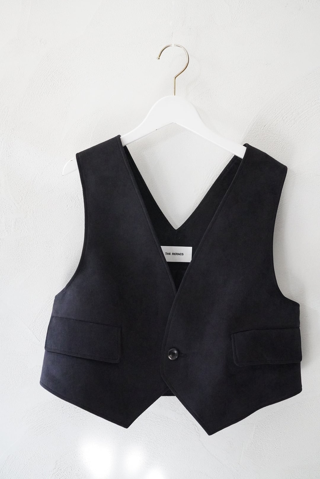 THE RERACS / バックVネックベスト (black) | LA VILLA ROUGE