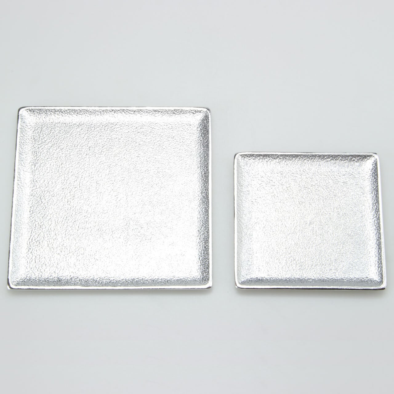 アルミ鋳物のトレイ》スクエア（四角）トレイ S | シルバー / ブラック