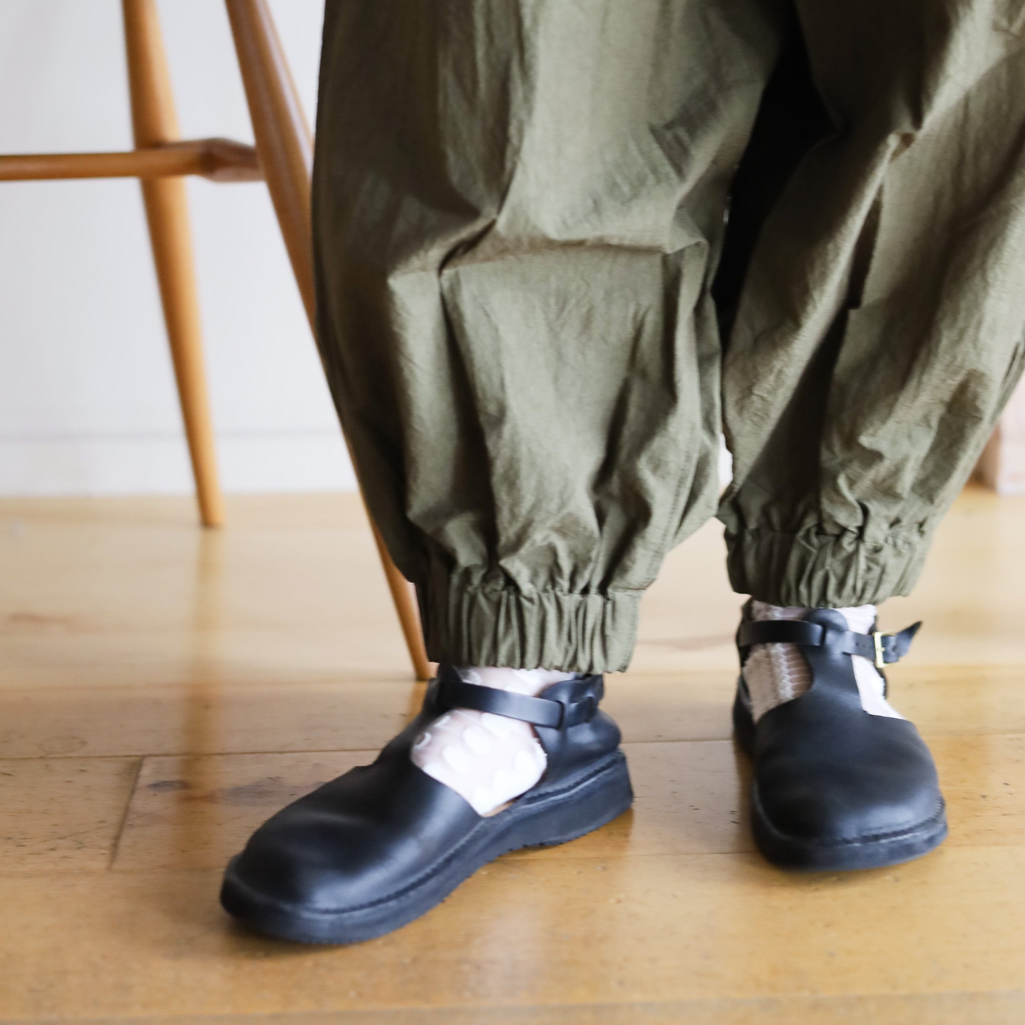 オーロラシューズ - T-Strap Women's Tストラップ - Black | merle