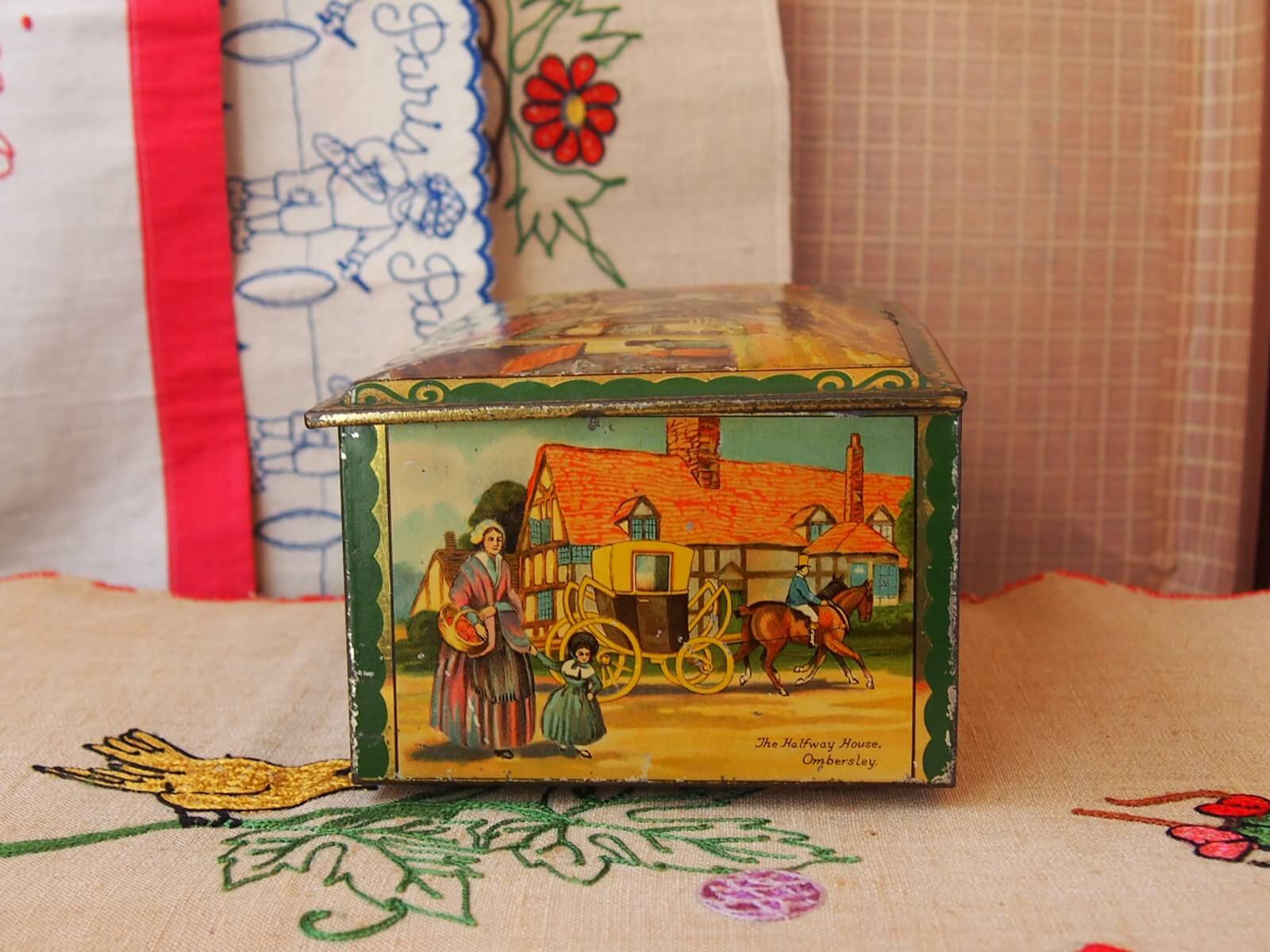 イギリスアンティーク チョコレート缶 お菓子缶 | Bonny Bee