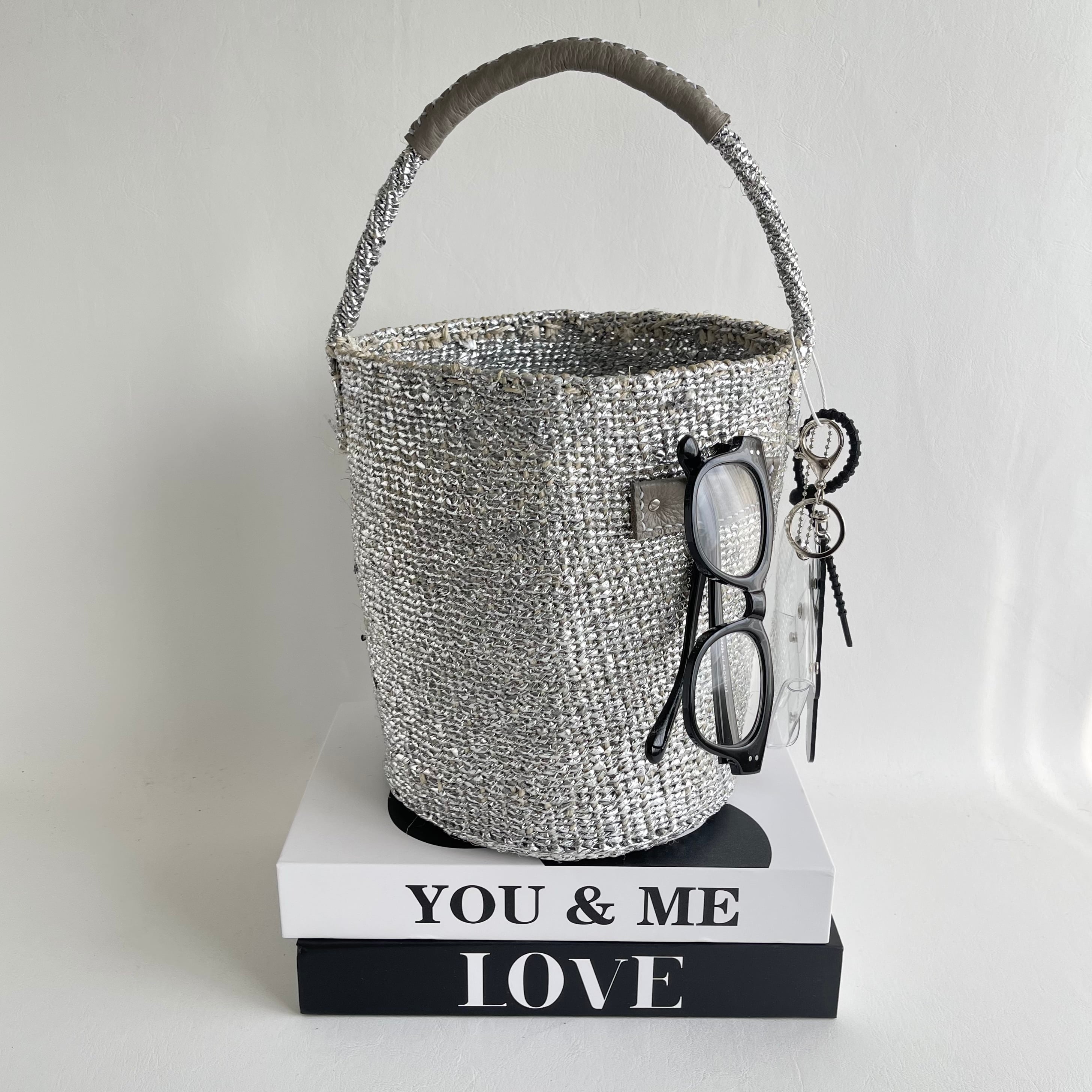 OVAL Kago-Bag / megane holder & Logo charm / TAUPE | meong blue