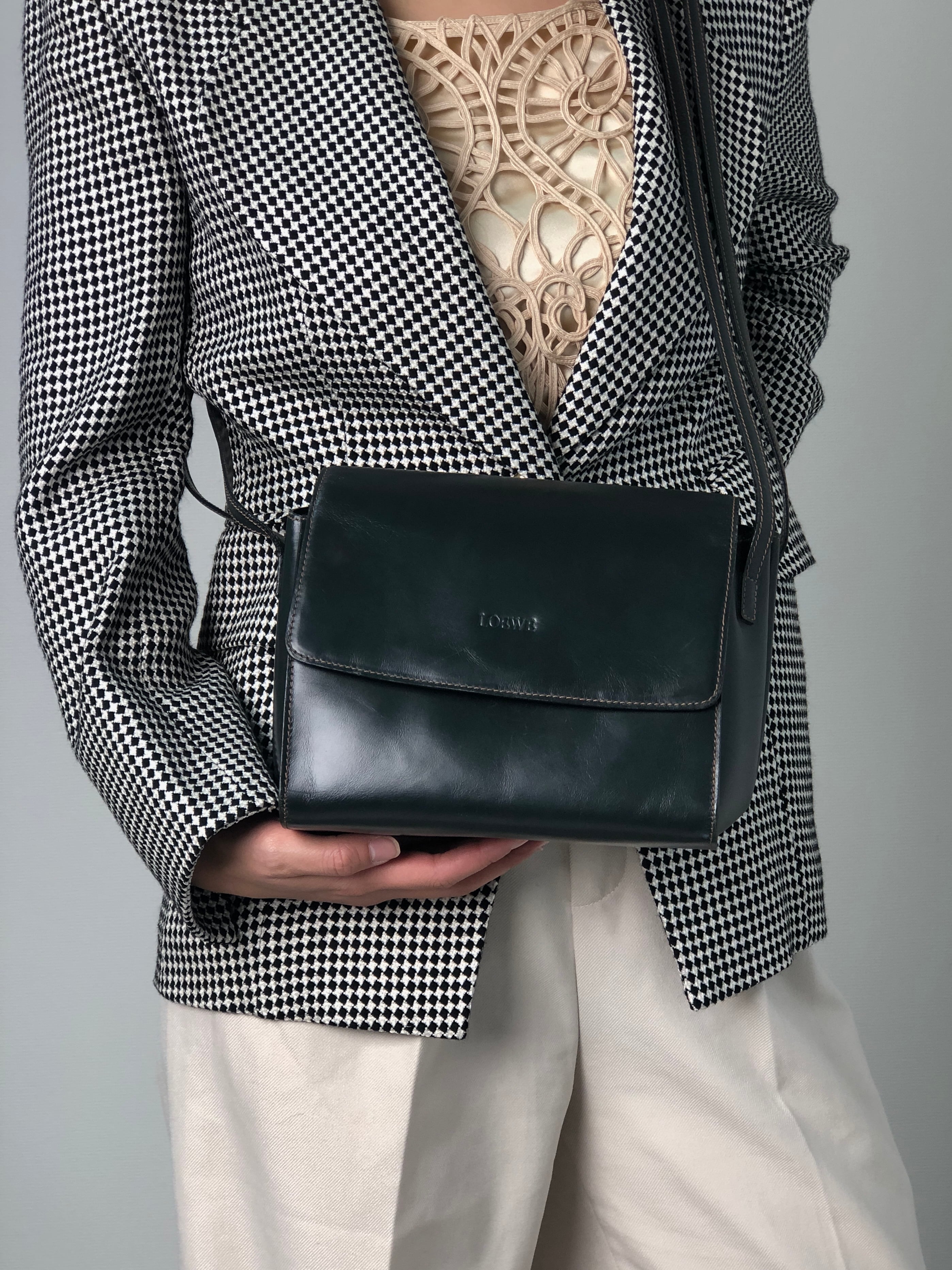 LOEWE ロエベ ショルダーバッグ ダークグリーン ロゴ レザー vintage