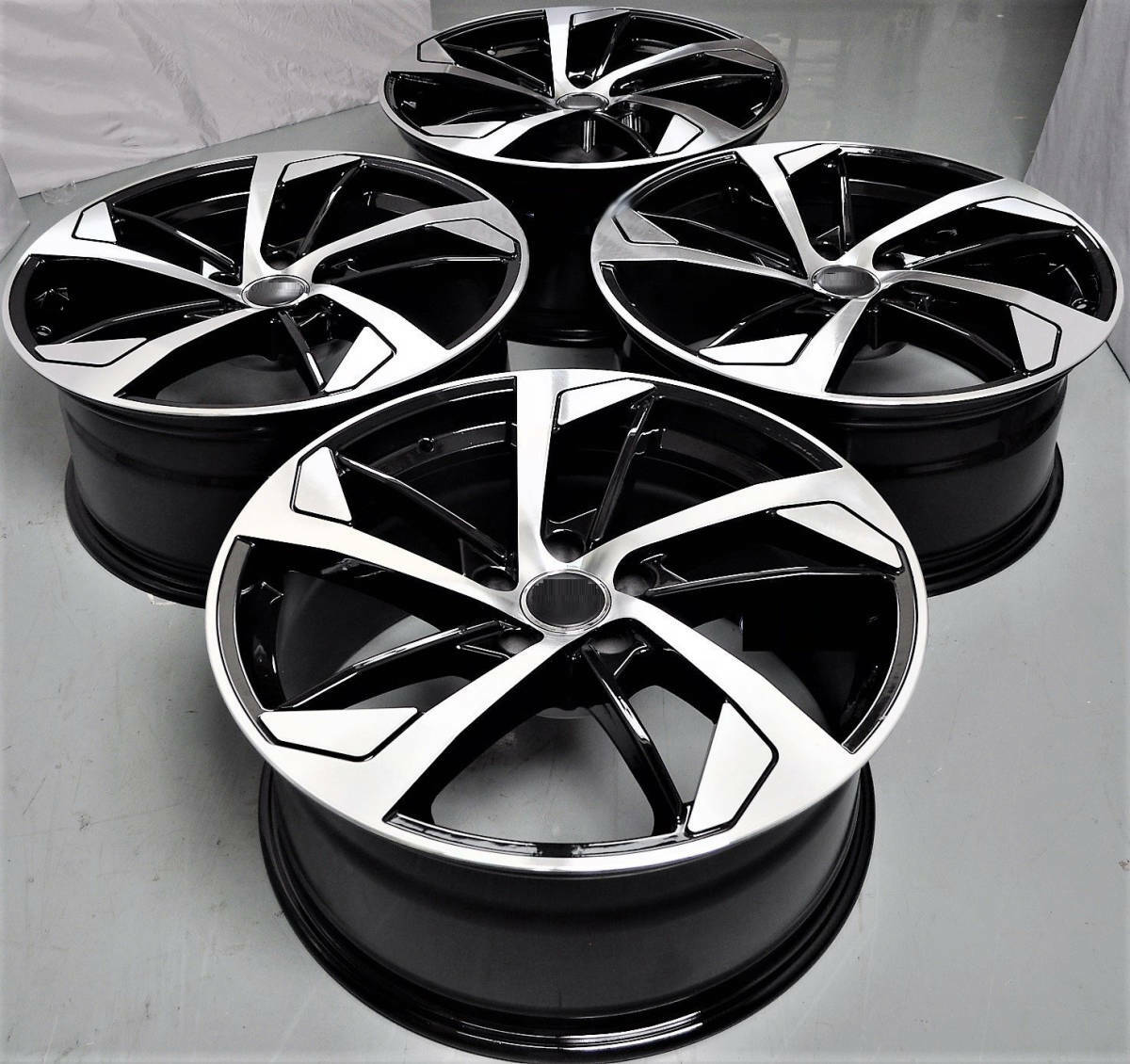 アウディ 18インチ ブラックホイール4本セット Audi A3 A4 A6 A8 S4