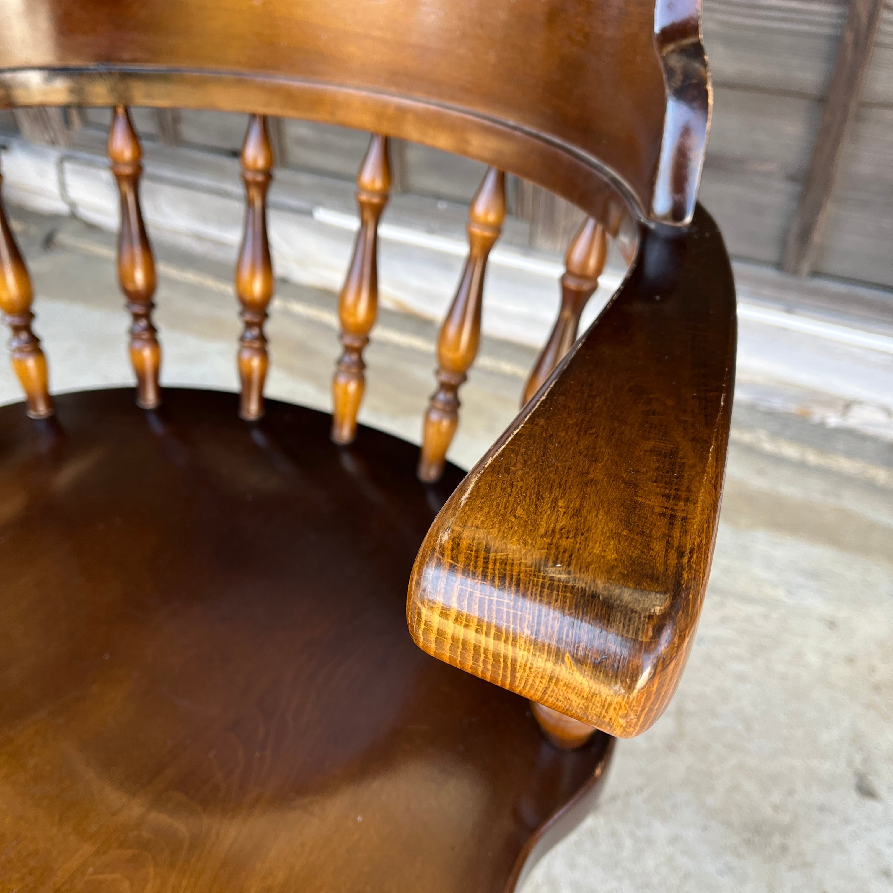 キツツキのアームチェア 飛騨産業 古家具 ヴィンテージチェア | 家貨屋