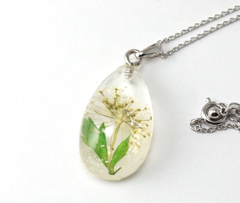 白い花のしずくL＊ レジンネックレス C-003 | ペットの遺骨・遺毛の