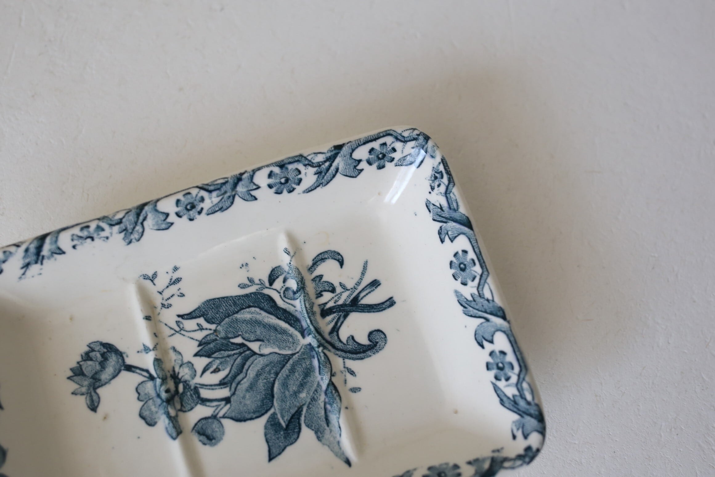 フランス アンティーク ヴィンテージ サンタマン『ANEMONE』 石鹸置き