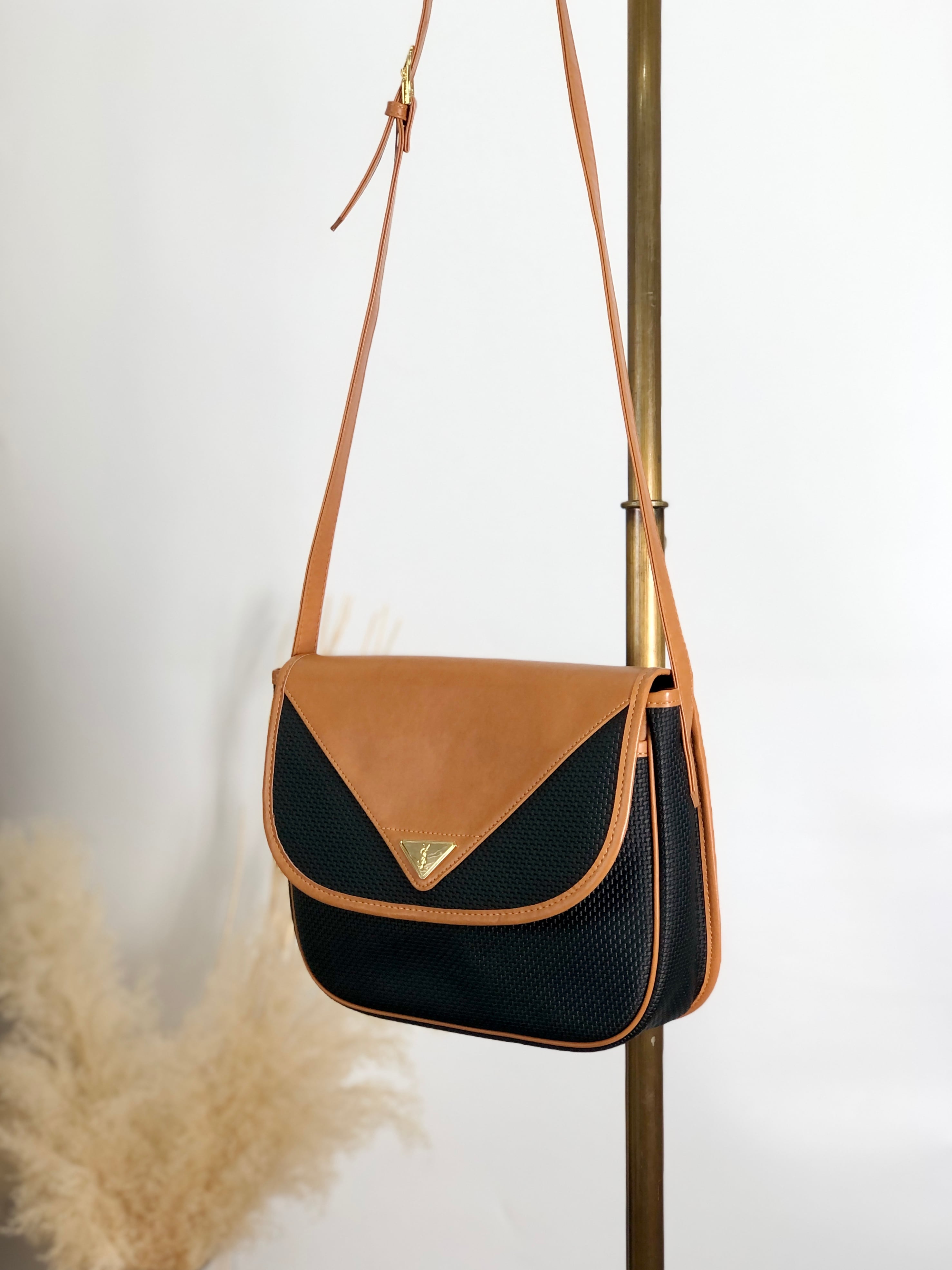 イヴサンローラン サンローラン ゴールド金具ショルダーバッグ