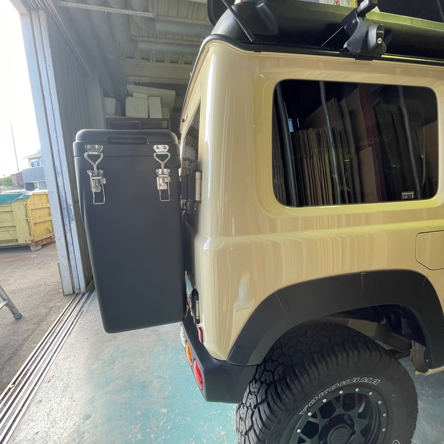 オプション：ステンレス製パチン錠:ジムニー専用ラゲージキャリア