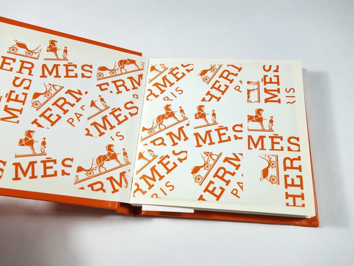 CARRÉ エルメスミニブック - スカーフの着こなし方 ☆再入荷