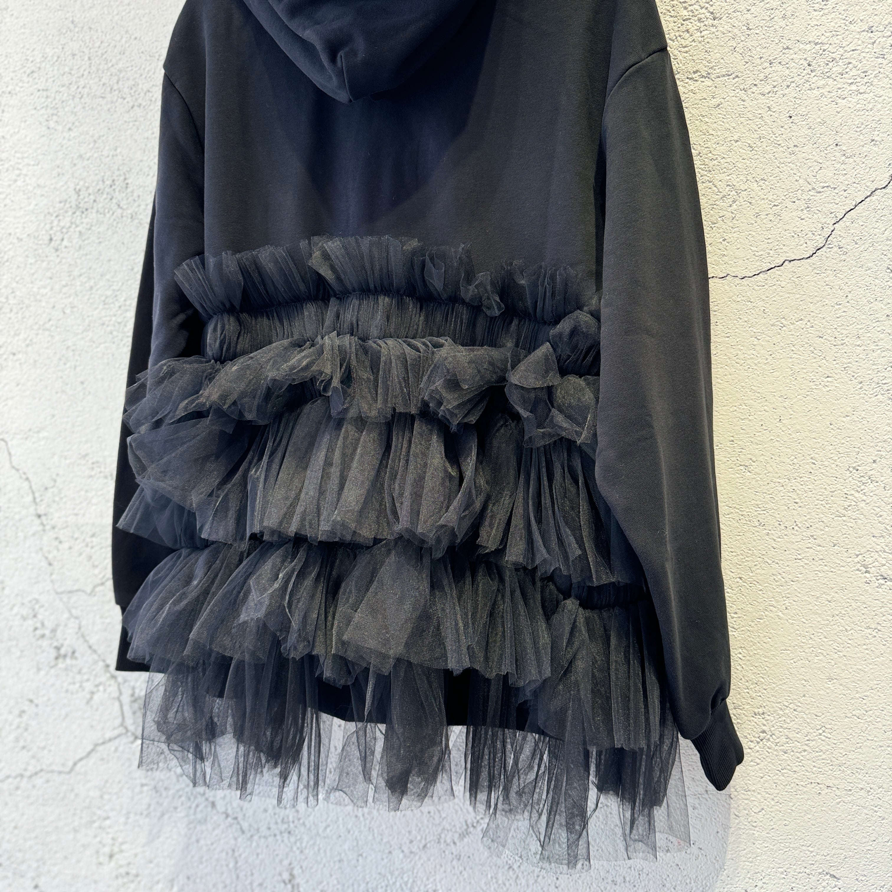 VIVIANO / Gathered Tulle Hoodie / BLACK | ふぁいん