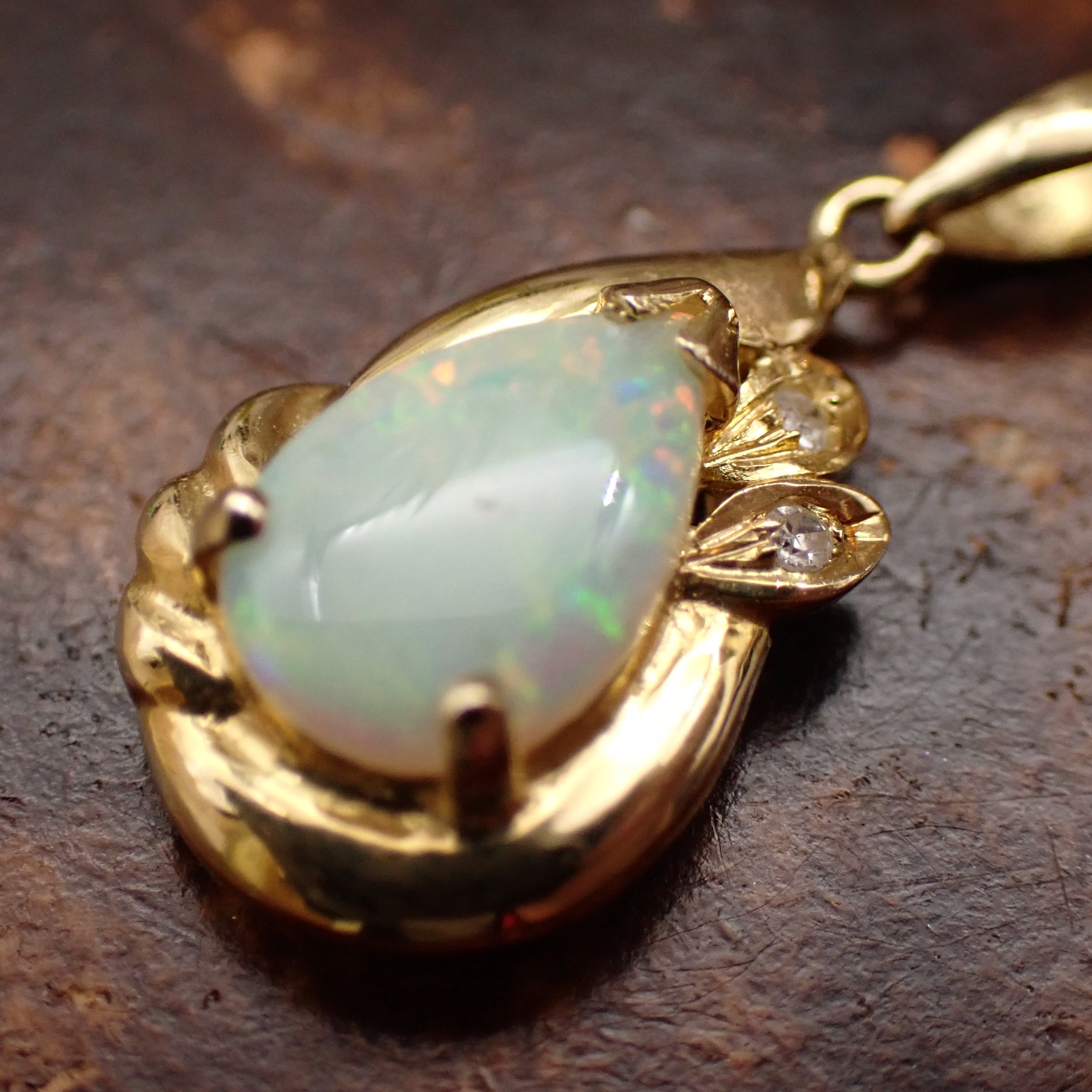 外国製 K14 ヴィンテージペンダントトップ ☆雫型オパールと