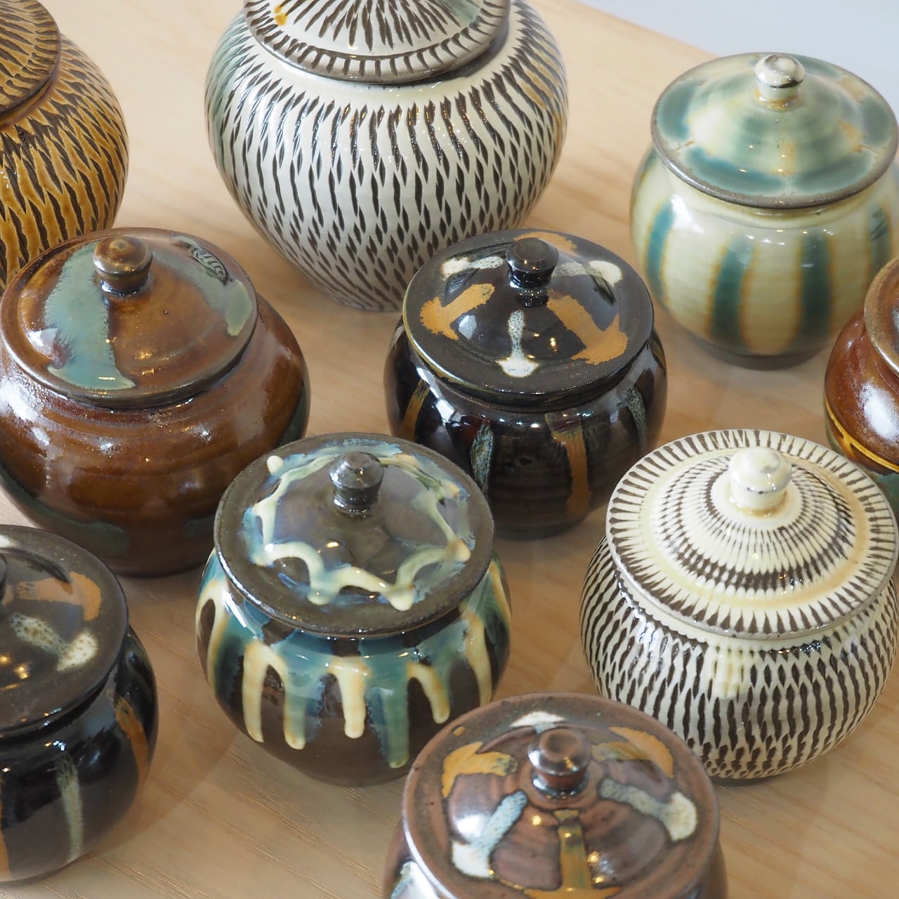 小鹿田焼 坂本浩二窯 1合壺（青乱れ流し） | マルクトスコレー