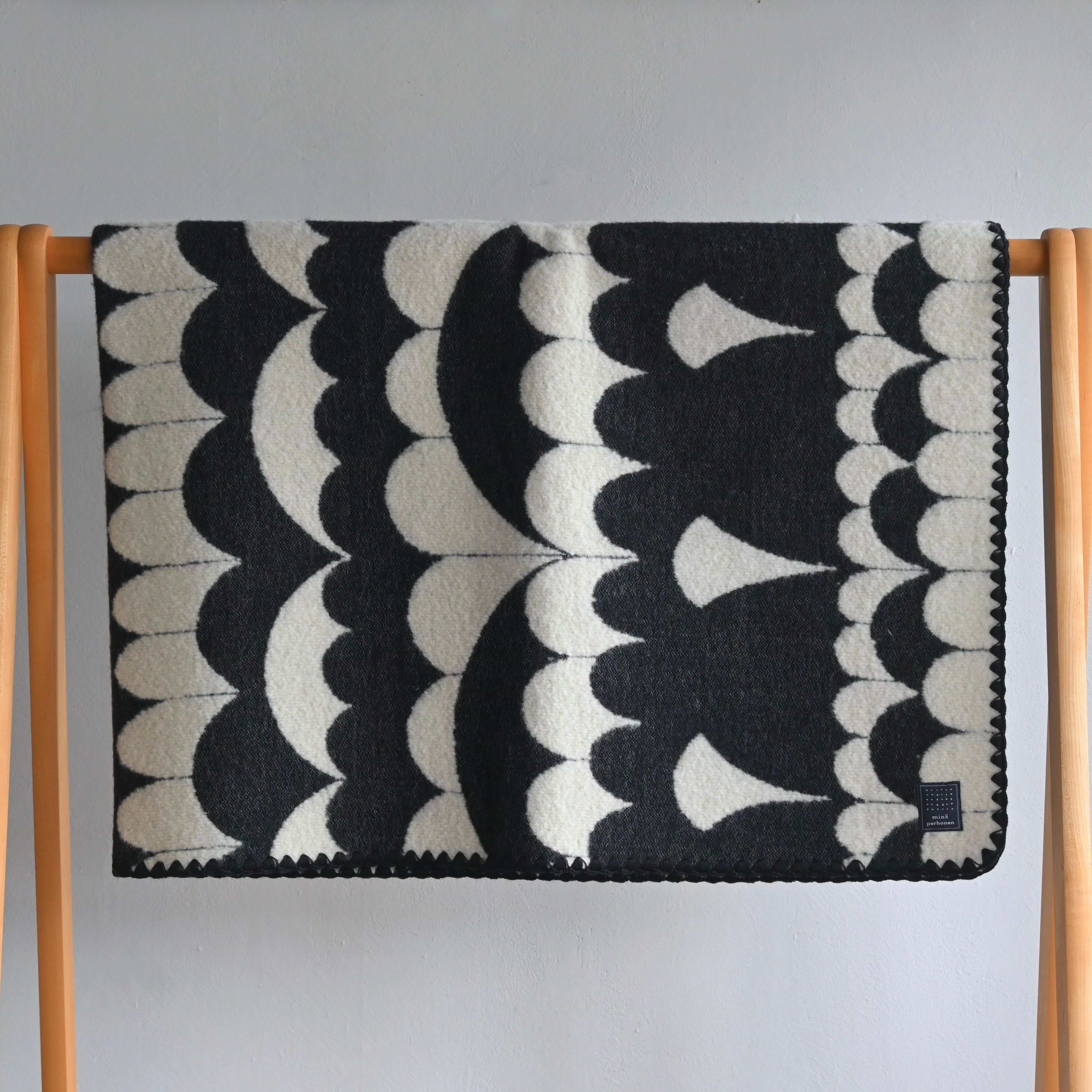 mina perhonen》sea lace ブランケット(S) / black | cirkel mote