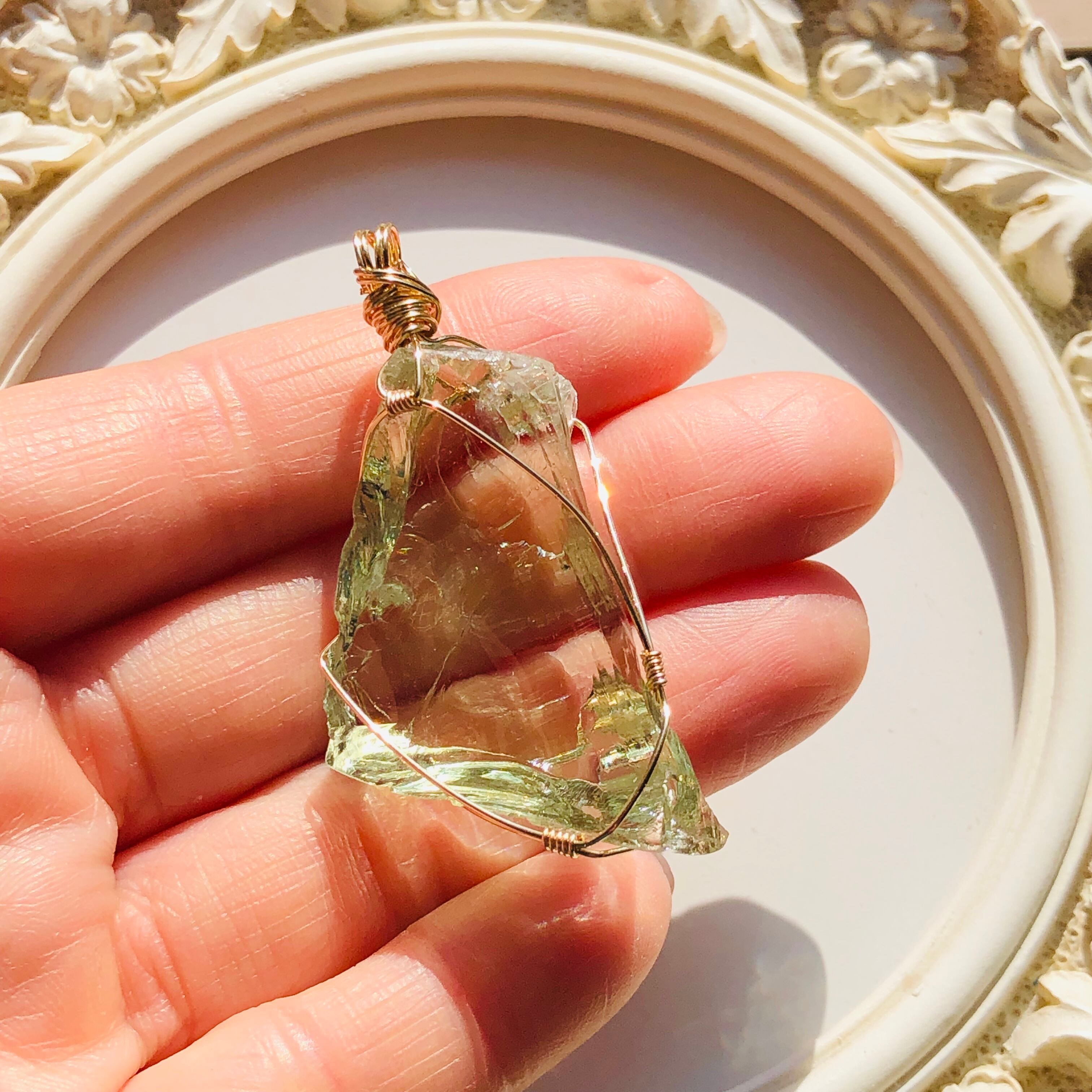 シエラネバダ産アンダラクリスタル☆宝石質~Gem Gold Green~【世界で1