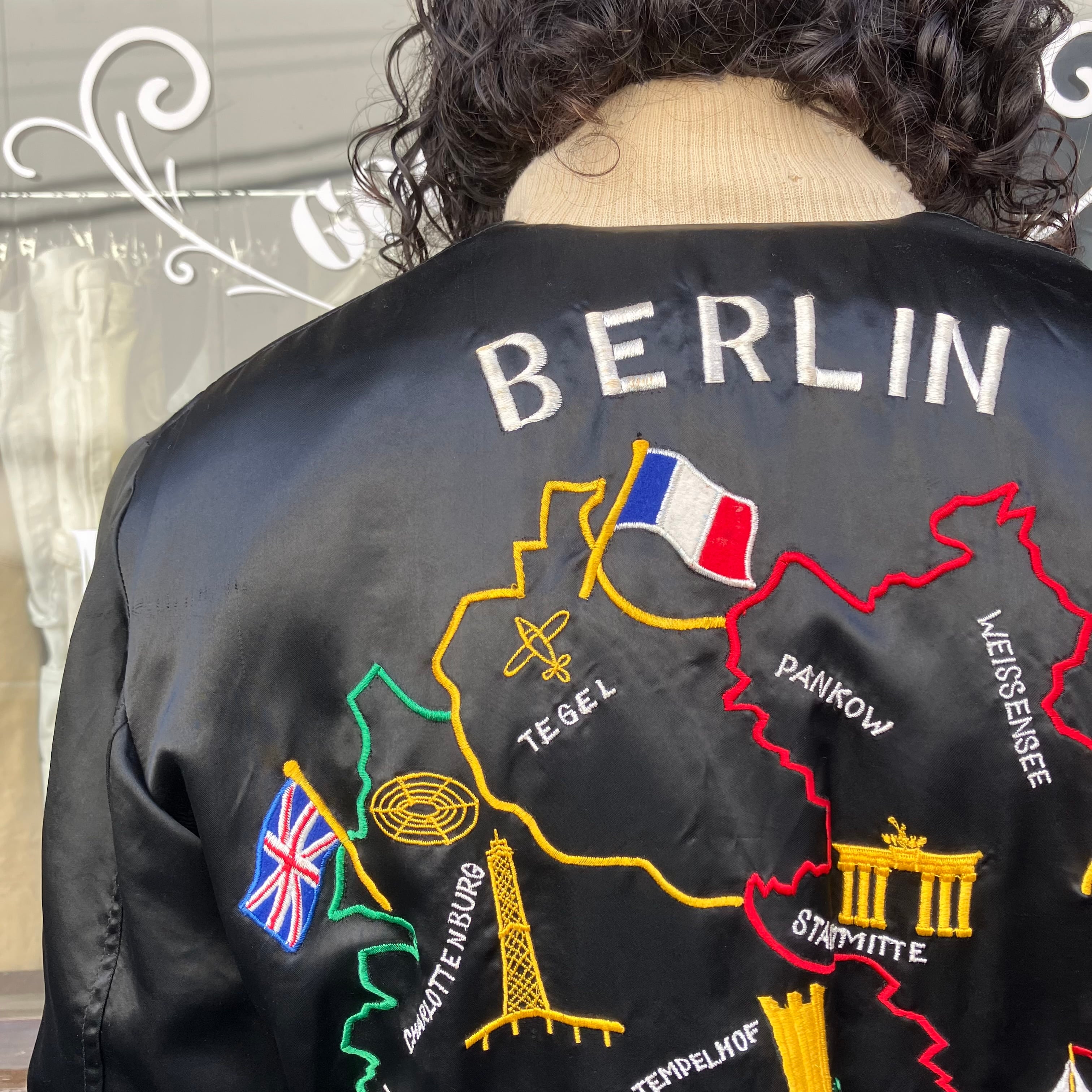60s 米軍 ツアージャケット “BERLIN 1963-1965” サテン地 刺繍